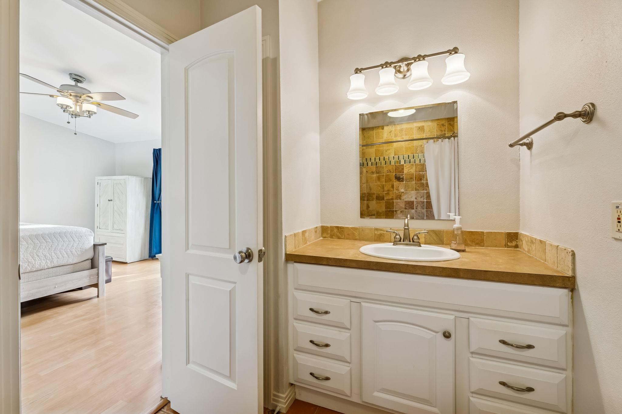 2021 Bluebonnet Ln # 210, Austin, TX 78704