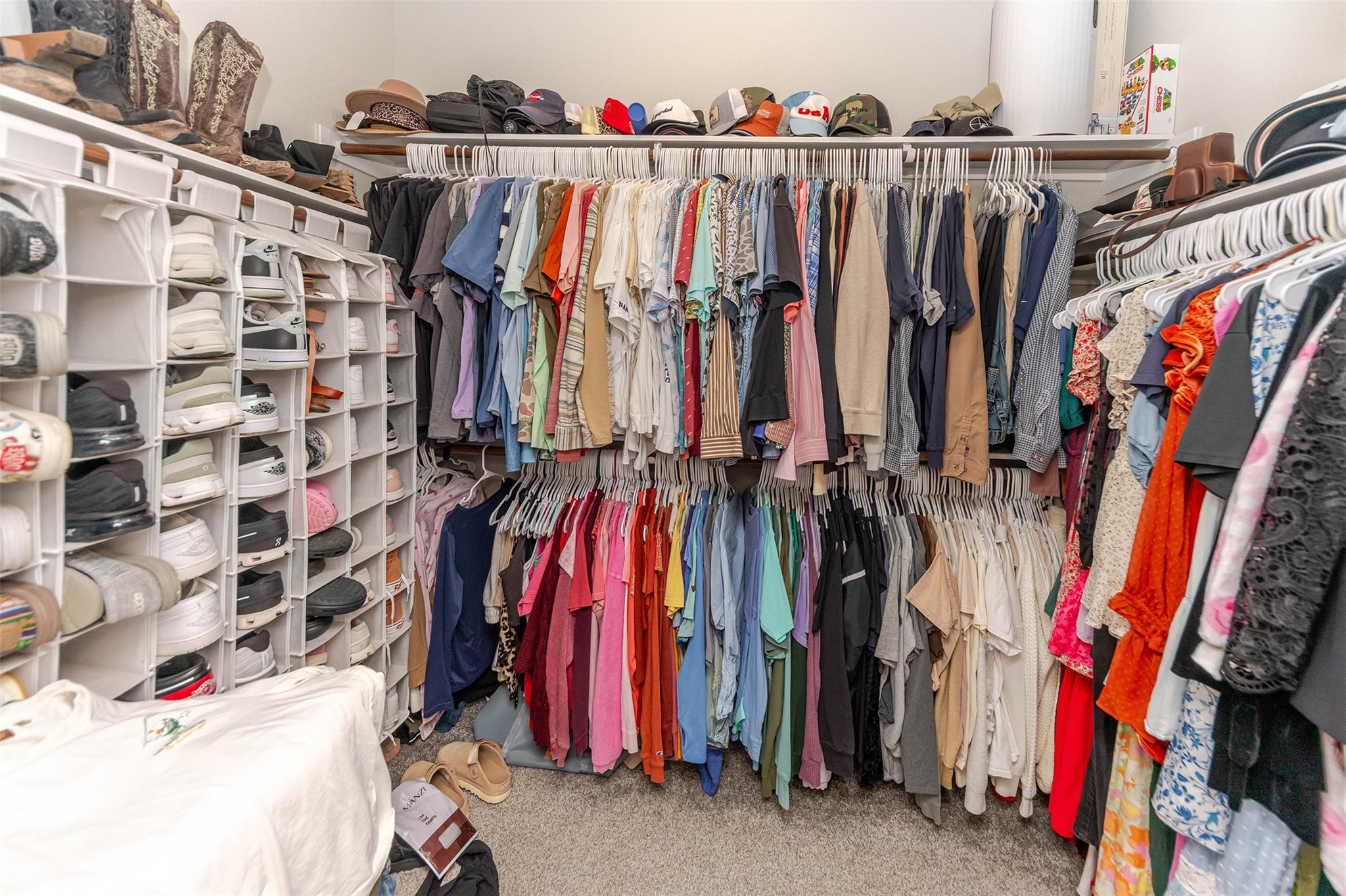 111 Tree Top Ln, Smithville, TX 78957