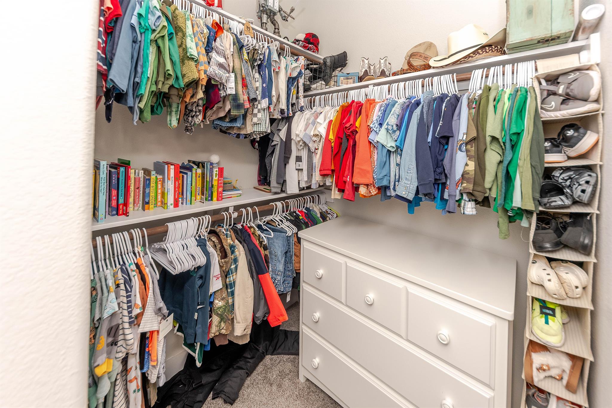 111 Tree Top Ln, Smithville, TX 78957