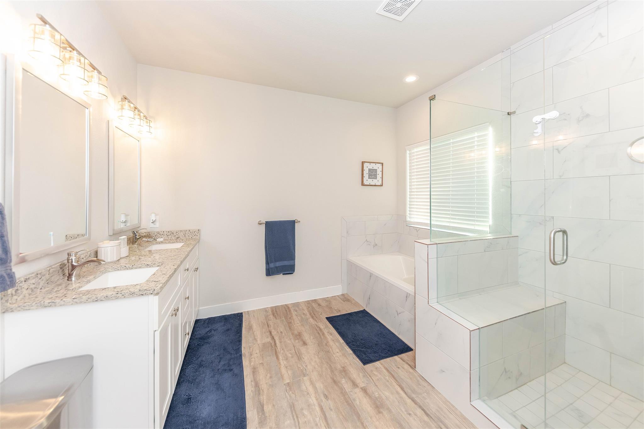 111 Tree Top Ln, Smithville, TX 78957