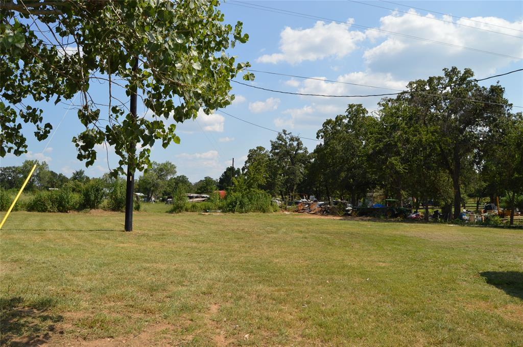 245 Flaming Oak Dr, Bastrop, TX 78602