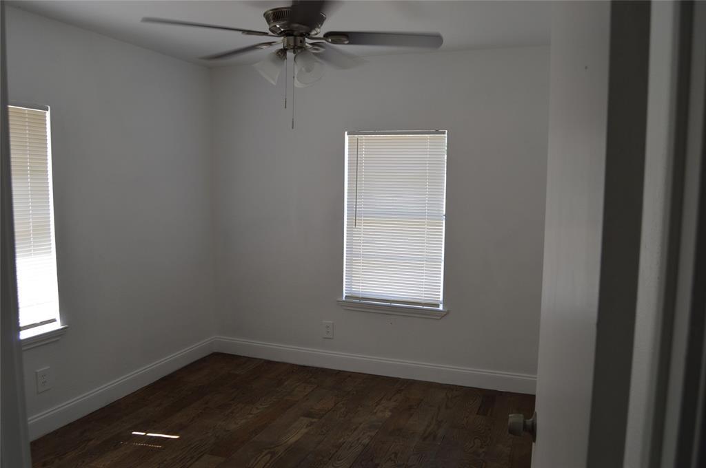 245 Flaming Oak Dr, Bastrop, TX 78602