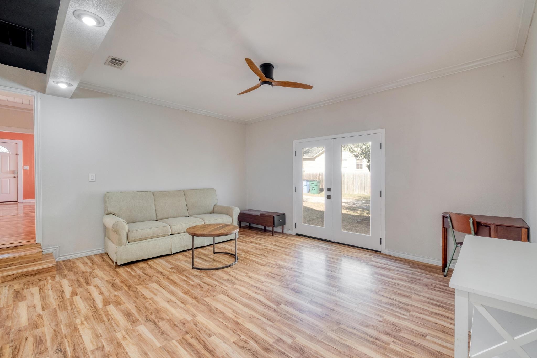 1409 Burns Blvd, Taylor, TX 76574