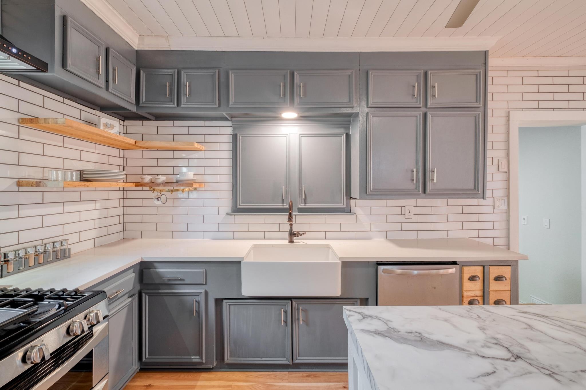 1409 Burns Blvd, Taylor, TX 76574