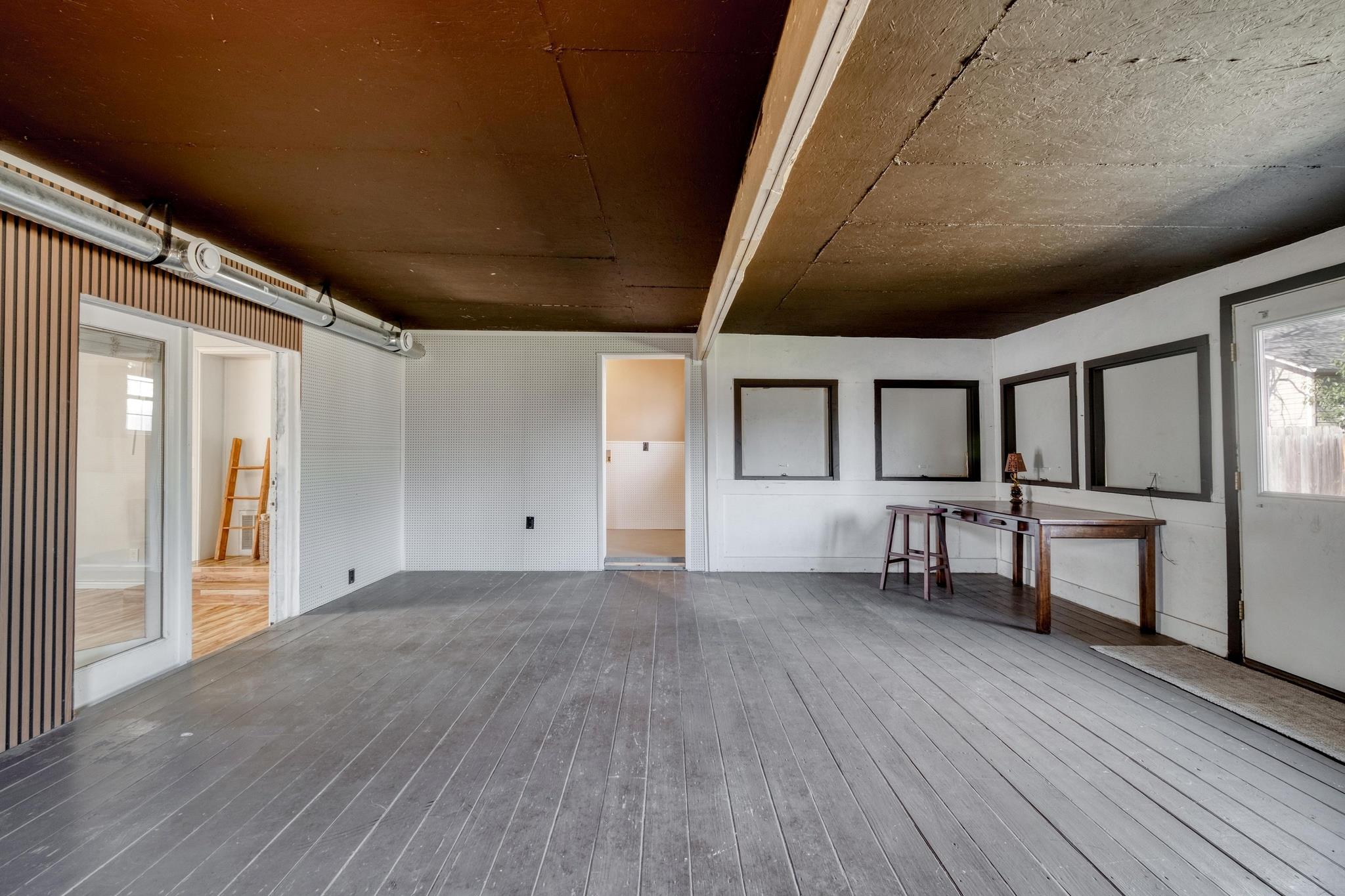 1409 Burns Blvd, Taylor, TX 76574