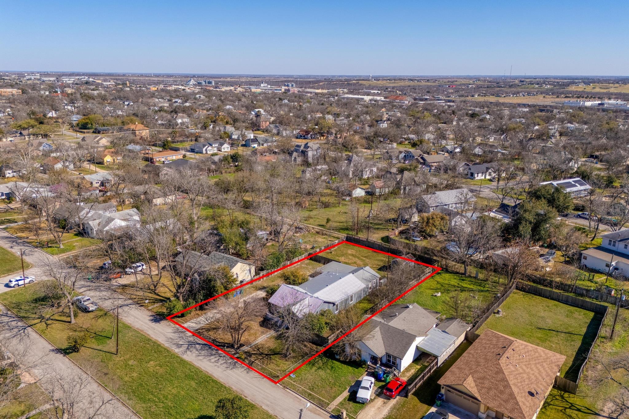 1409 Burns Blvd, Taylor, TX 76574