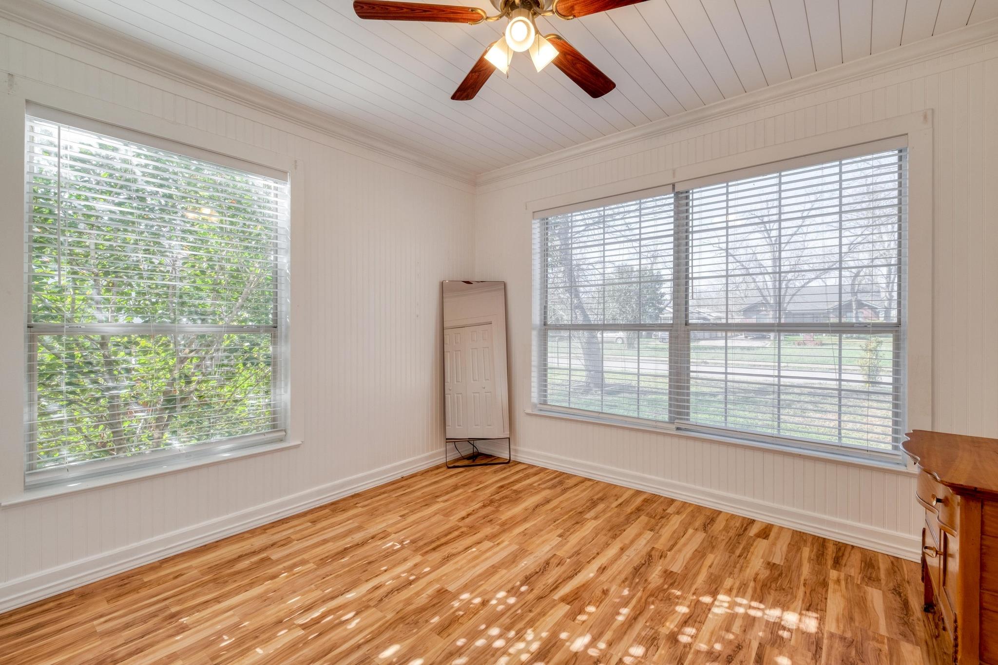 1409 Burns Blvd, Taylor, TX 76574