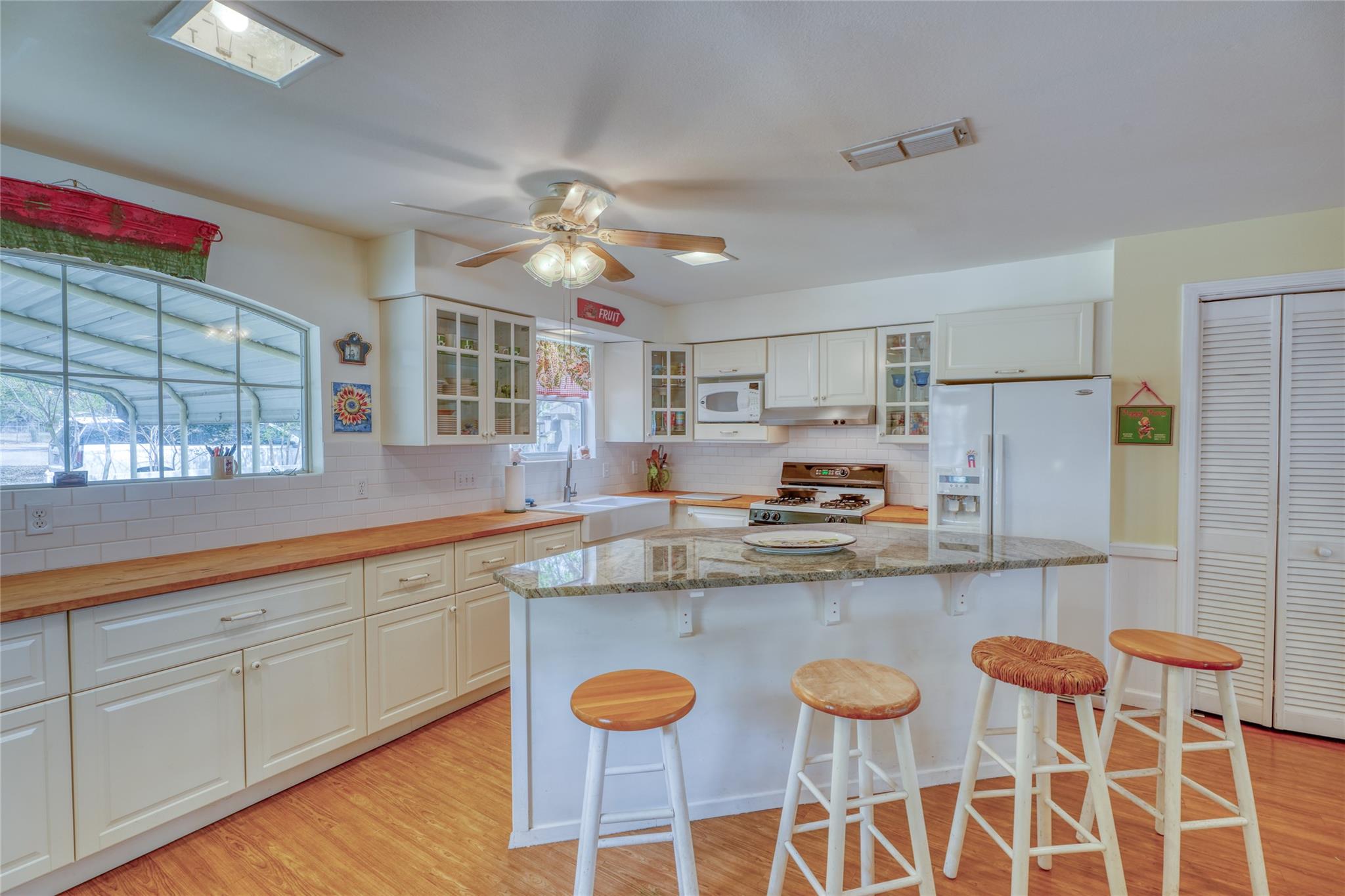 1833 Highland Dr, Marble Falls, TX 78654