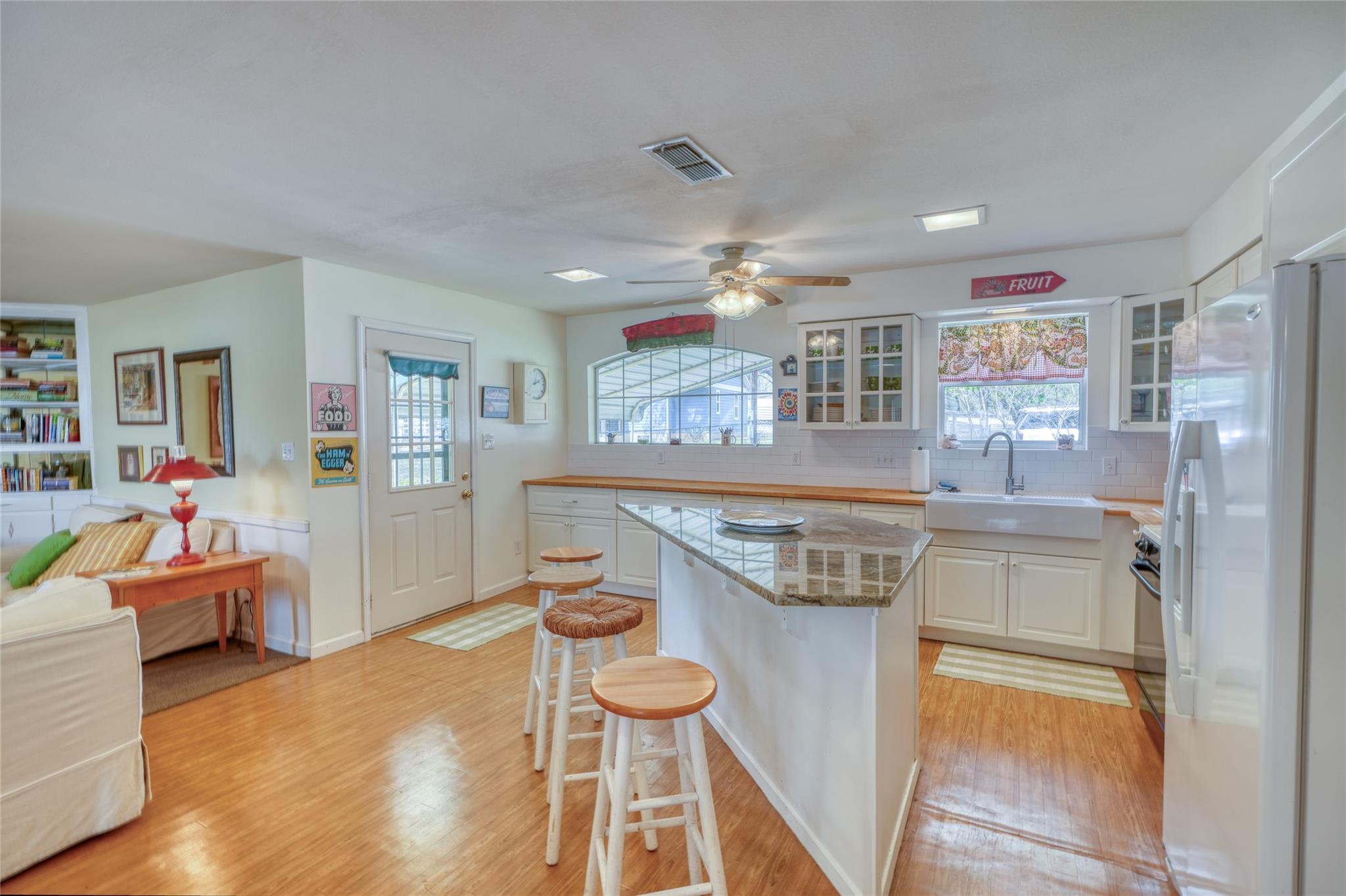 1833 Highland Dr, Marble Falls, TX 78654