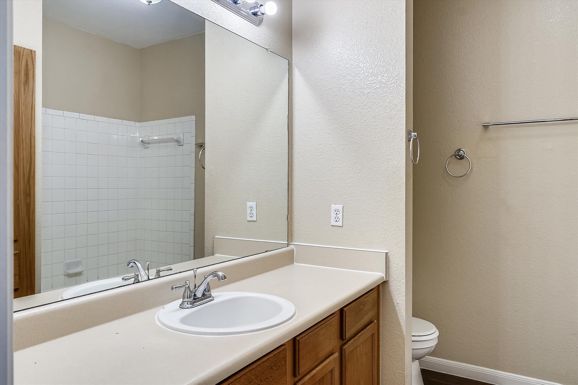 2858 Southampton Way # B, Round Rock, TX 78664