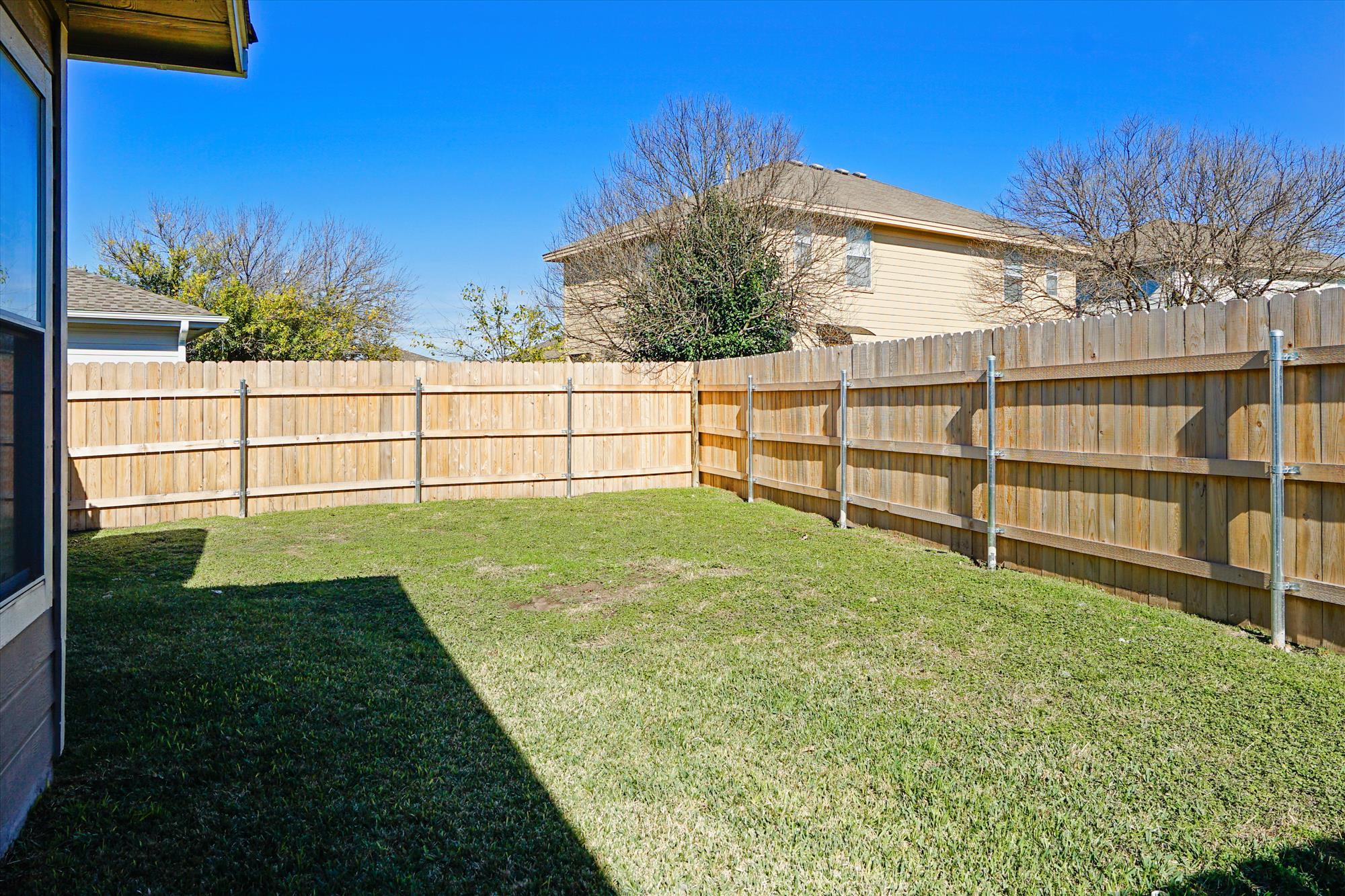 2858 Southampton Way # B, Round Rock, TX 78664