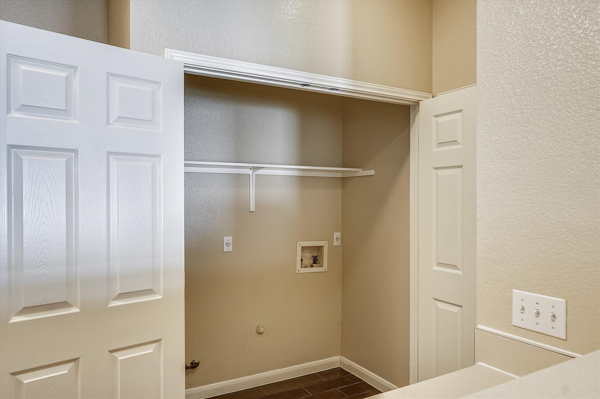 2858 Southampton Way # B, Round Rock, TX 78664