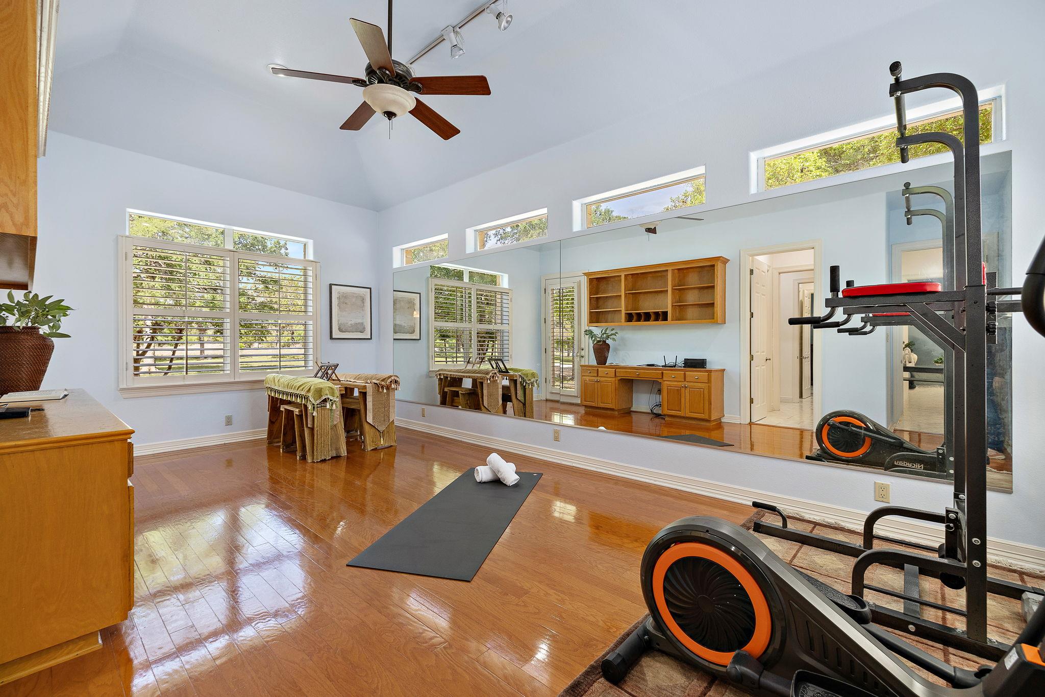 100 Palomino Cv, Jarrell, TX 76537