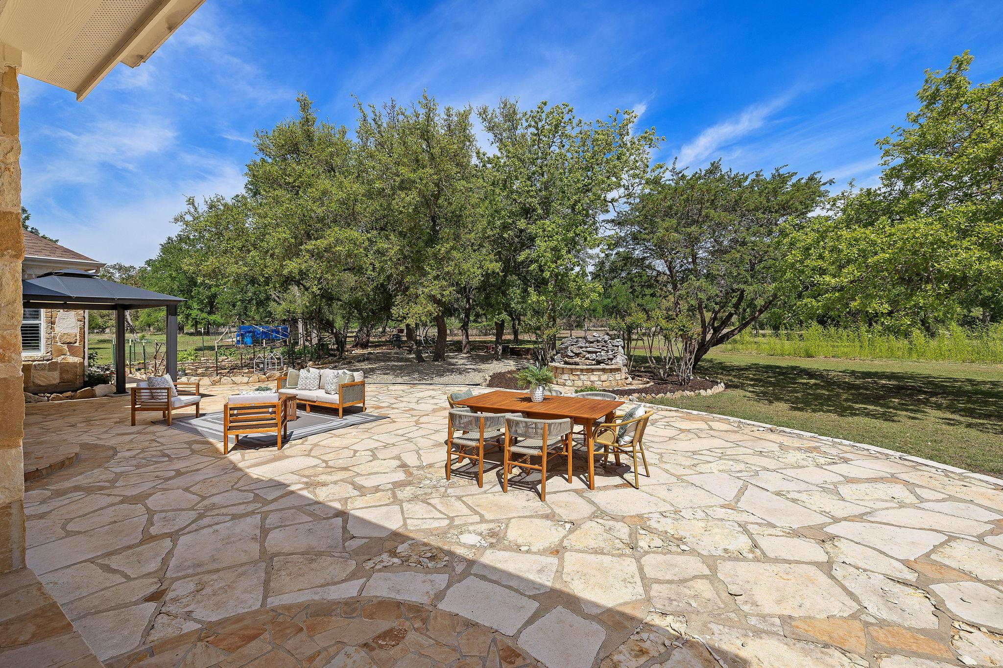 100 Palomino Cv, Jarrell, TX 76537