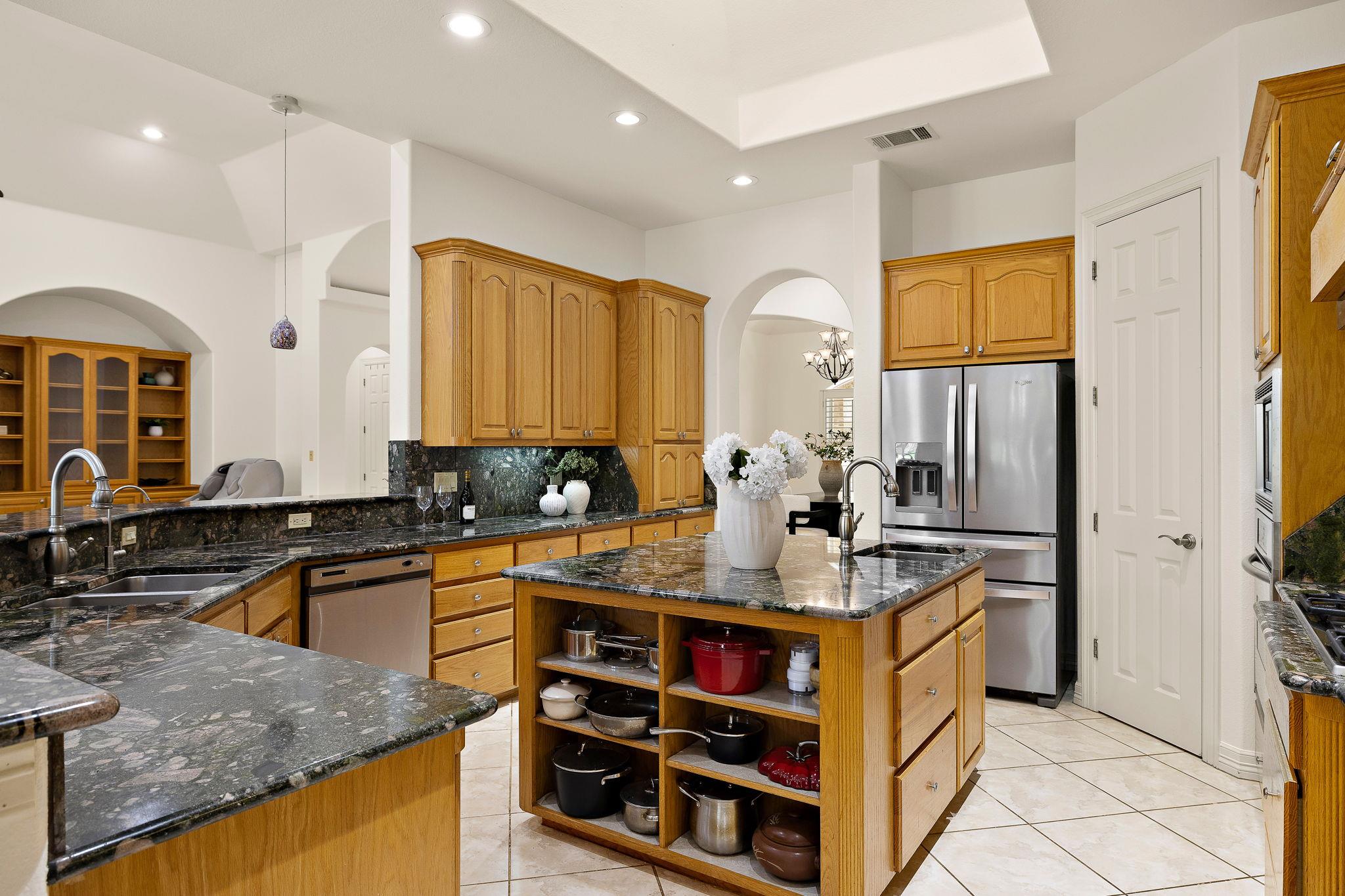 100 Palomino Cv, Jarrell, TX 76537