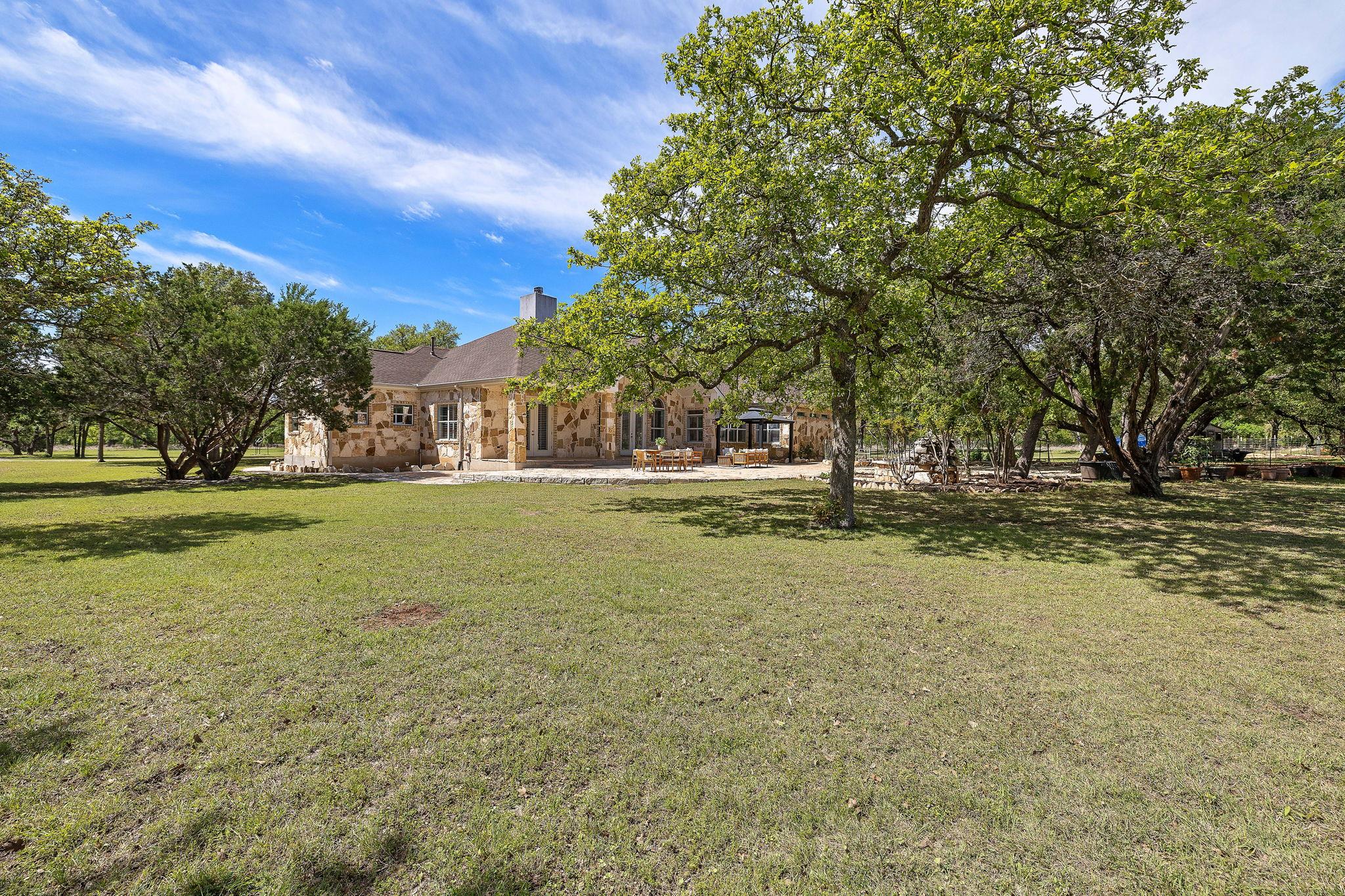 100 Palomino Cv, Jarrell, TX 76537