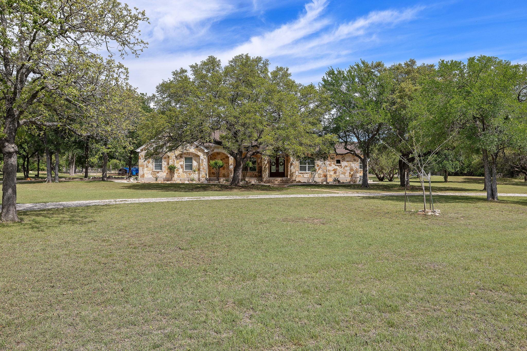 100 Palomino Cv, Jarrell, TX 76537