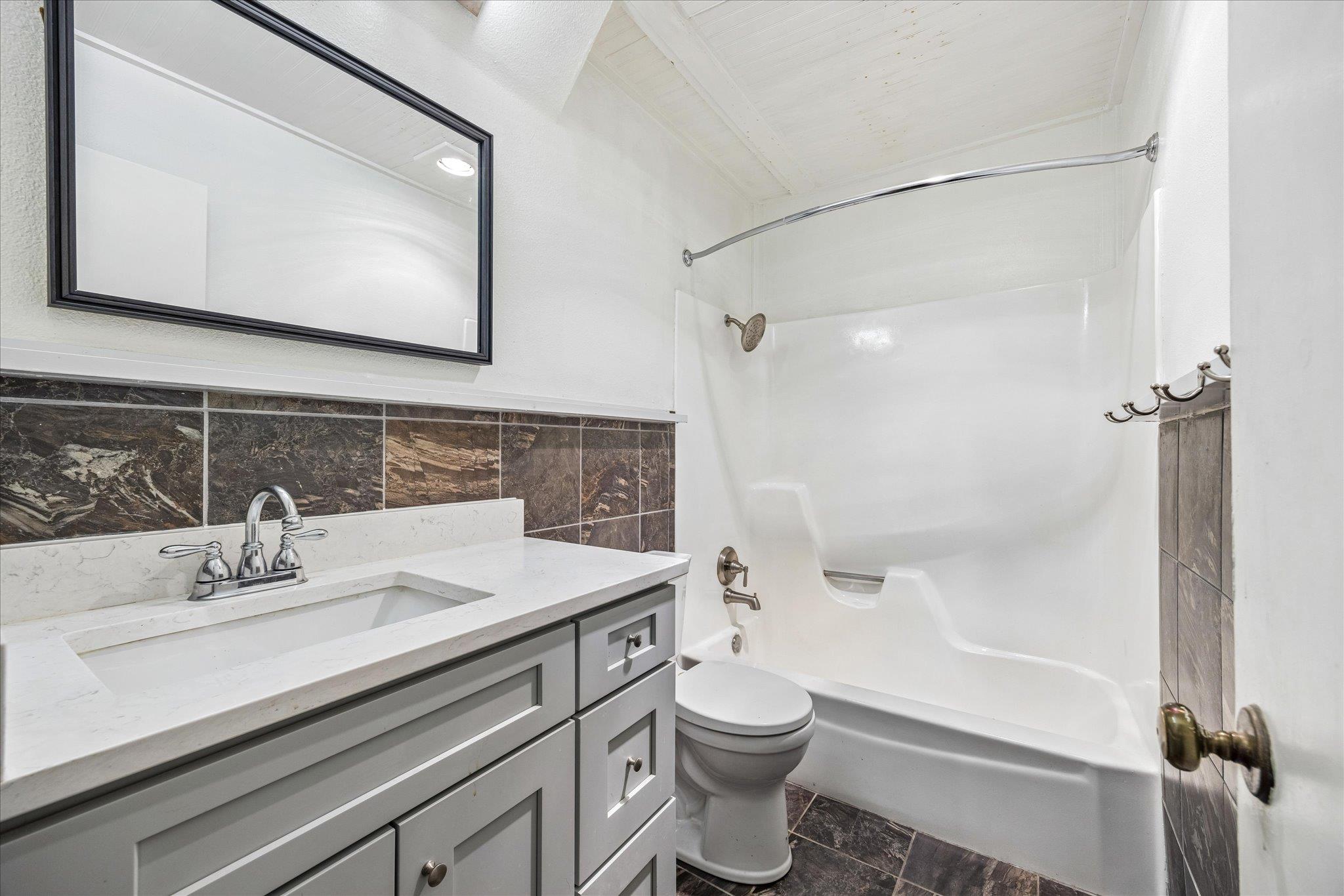 2808 Thrushwood Dr # B, Austin, TX 78757