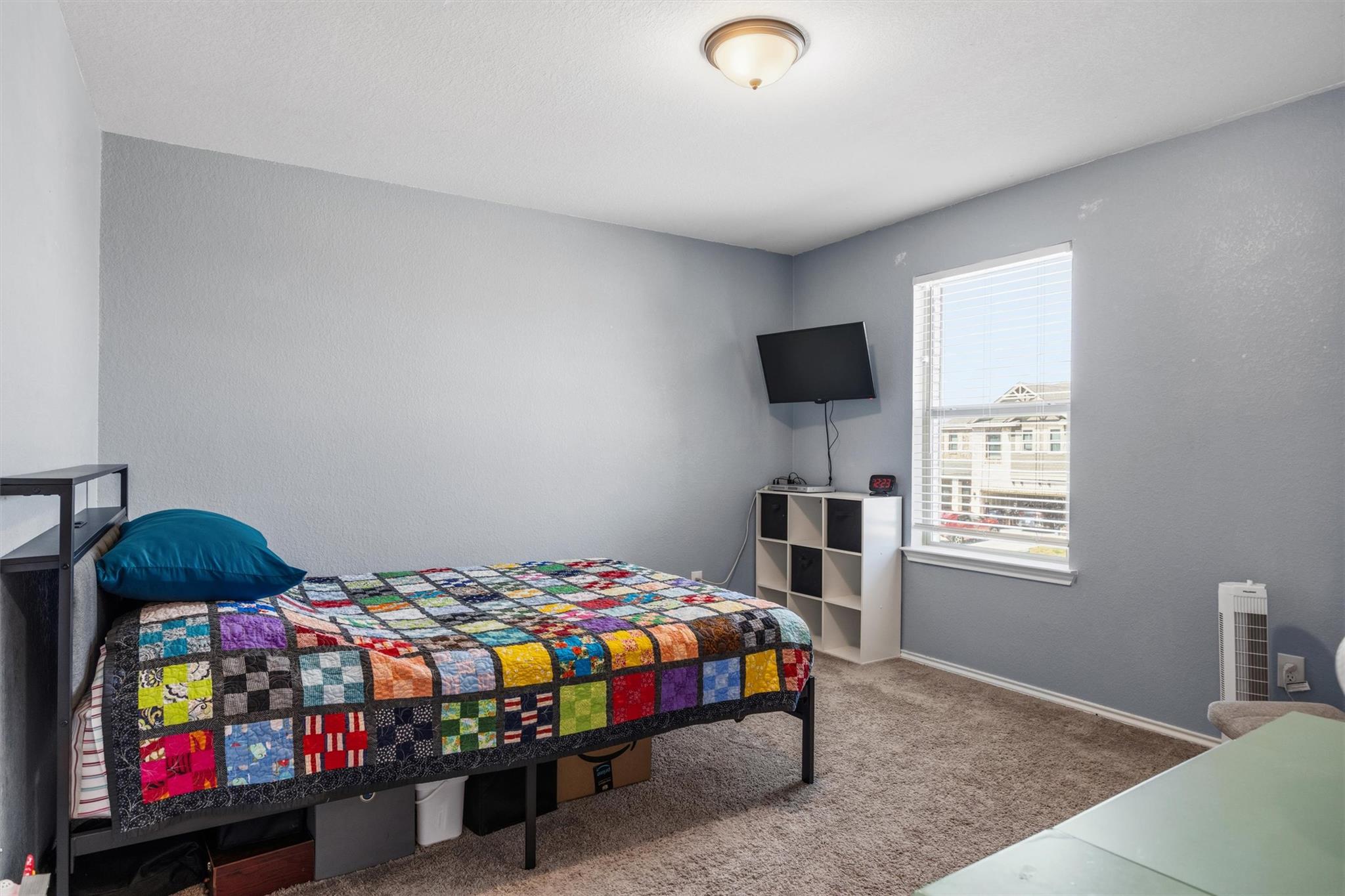 724 Bailey Park Dr, Jarrell, TX 76537