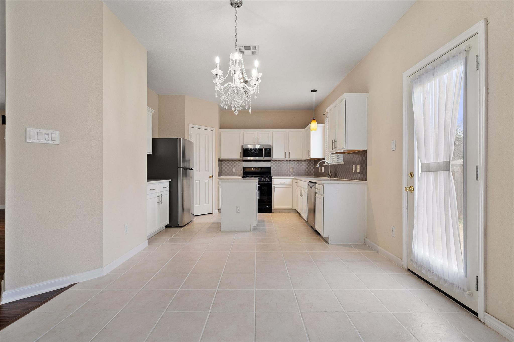 8602 Glen Canyon Dr, Round Rock, TX 78681