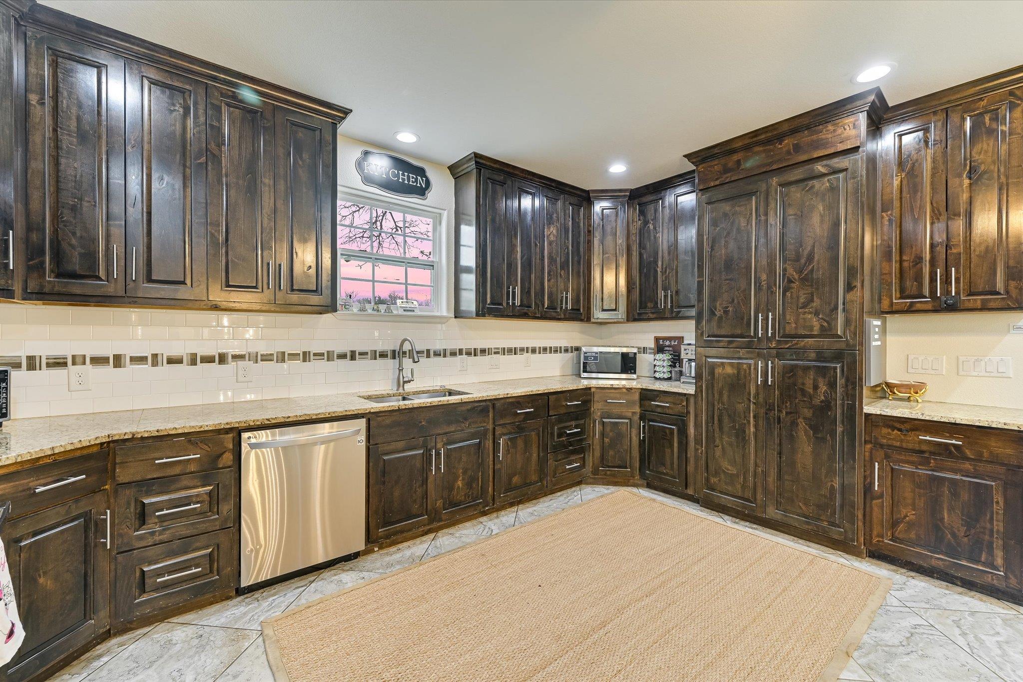 8400 Taylorsville Rd, Dale, TX 78616