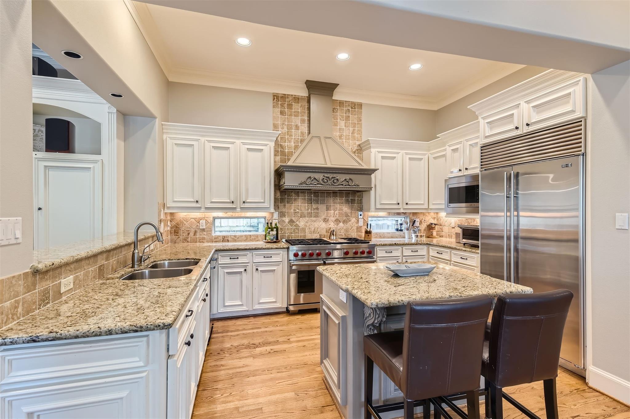 2390 W 8th St, Austin, TX 78703