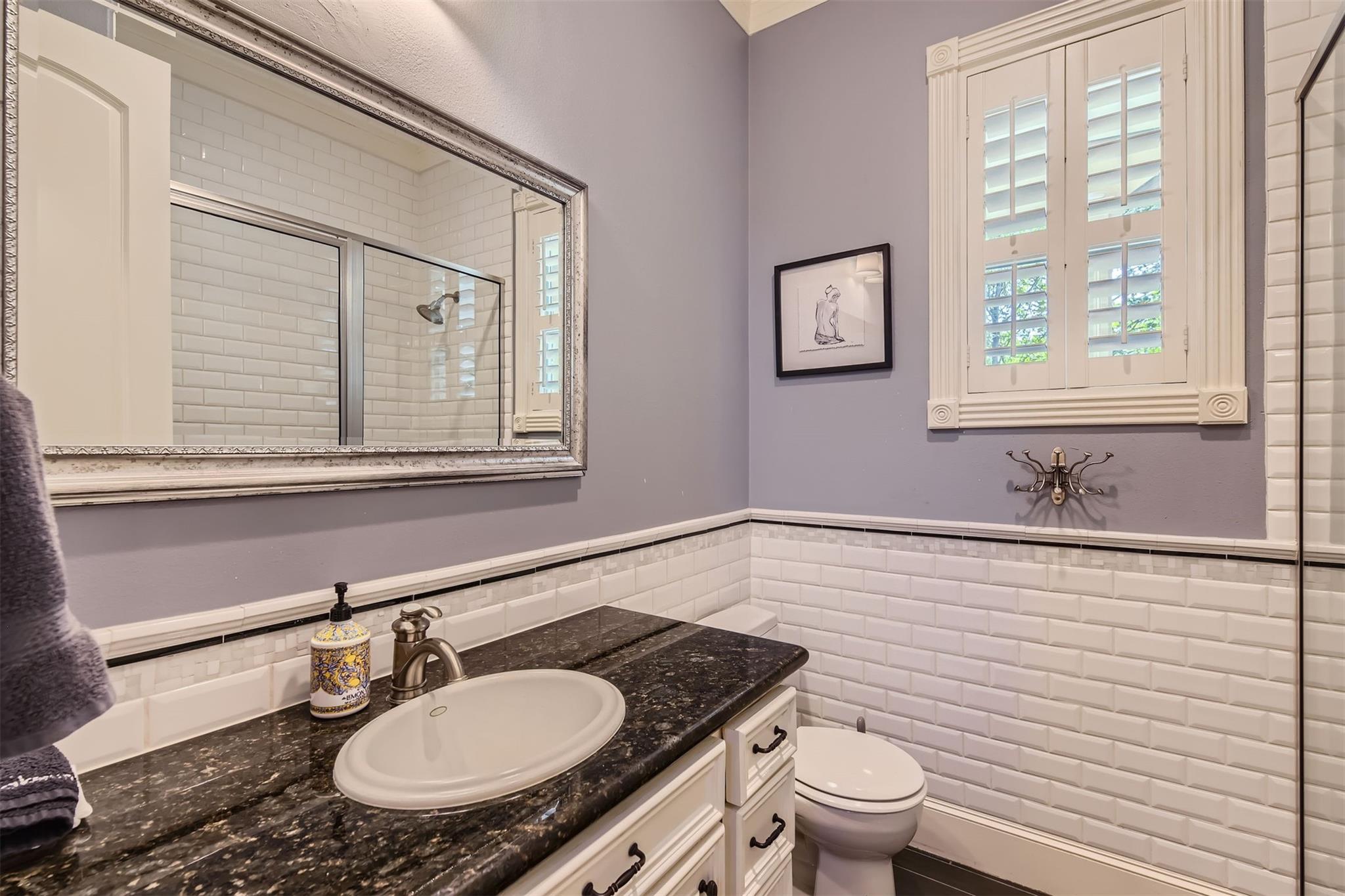 2390 W 8th St, Austin, TX 78703