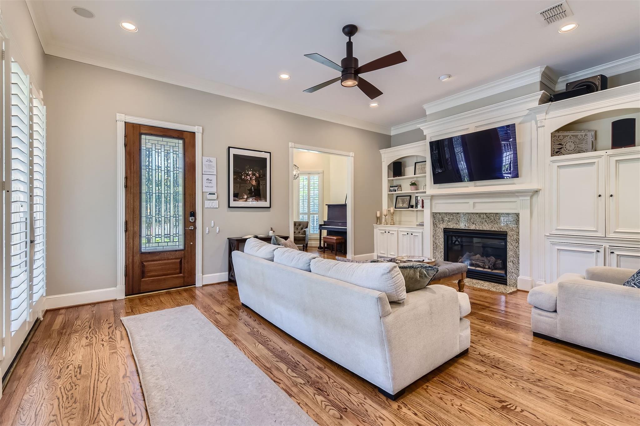 2390 W 8th St, Austin, TX 78703