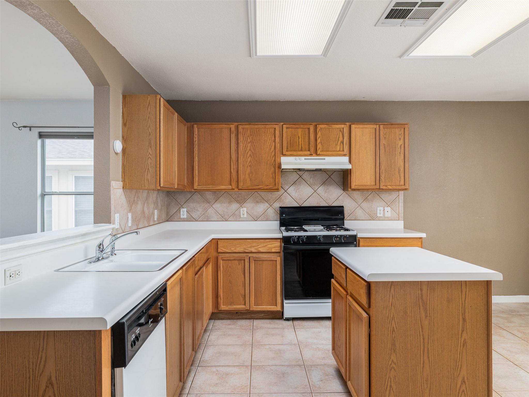 110 Grant Ct, Leander, TX 78641