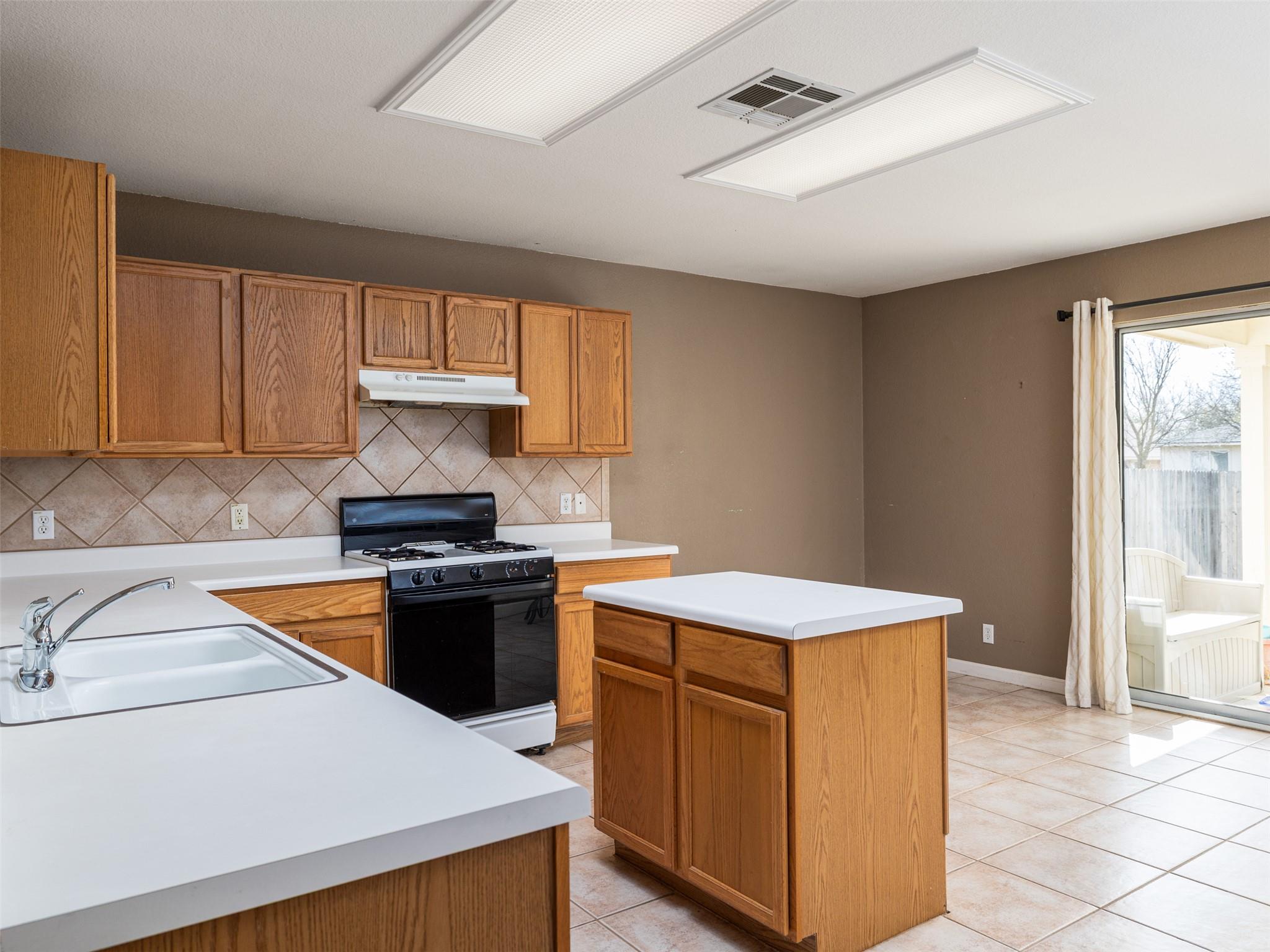 110 Grant Ct, Leander, TX 78641