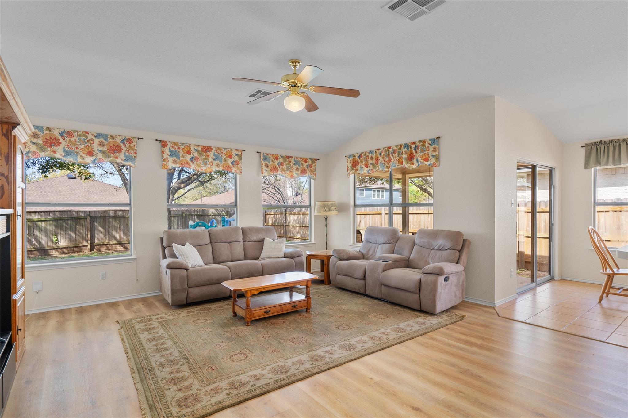 1215 Meghan Dr, Cedar Park, TX 78613