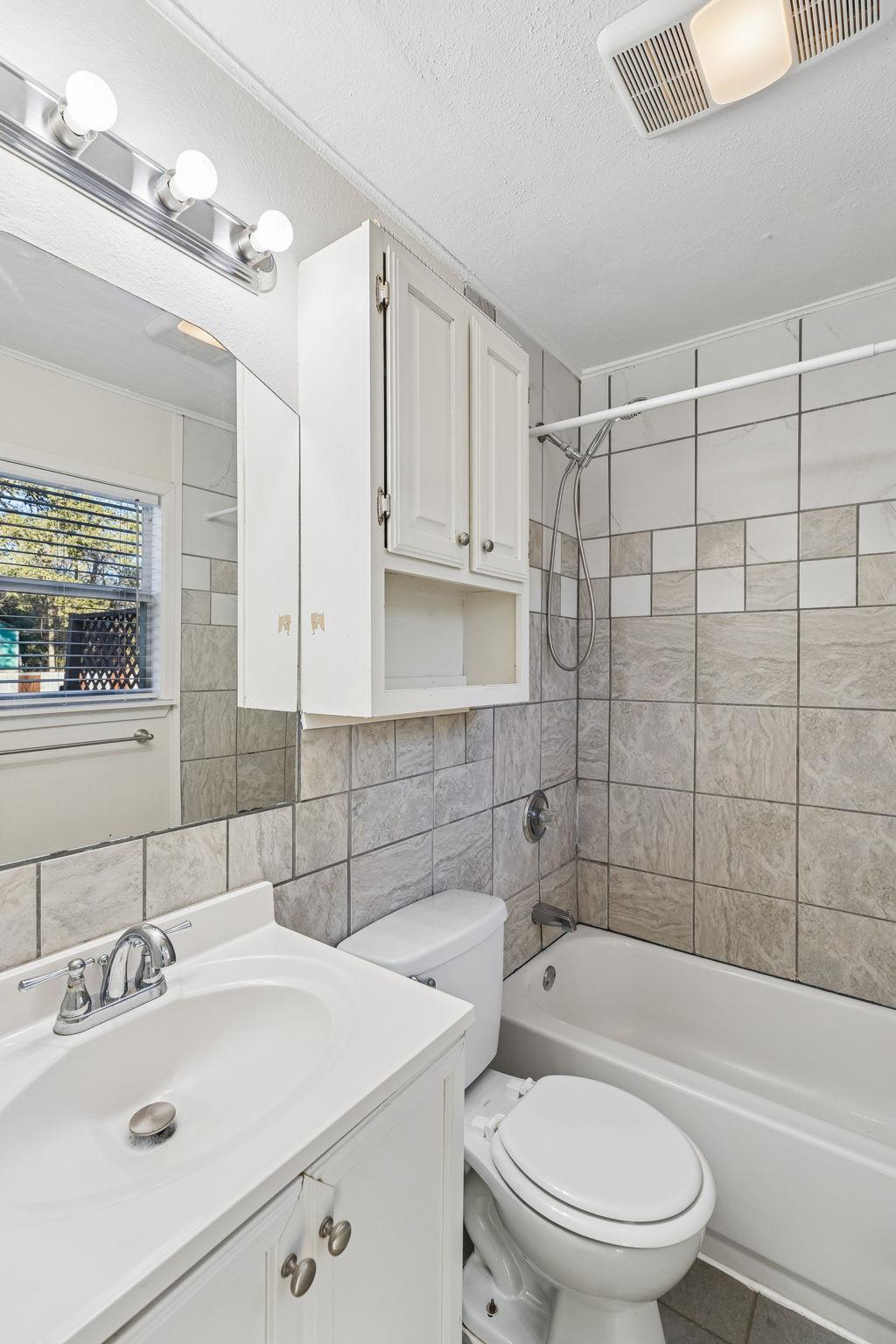 1018 Mead St, San Marcos, TX 78666