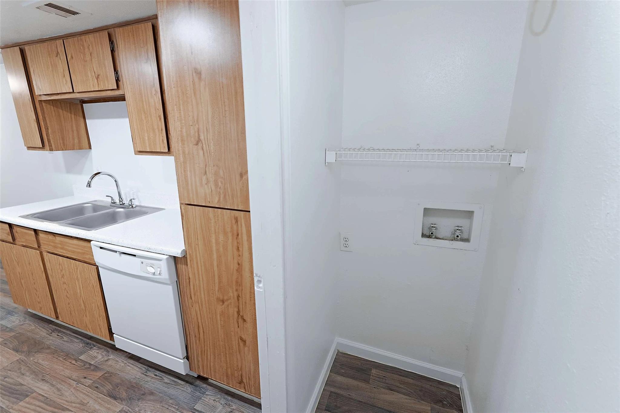 2323 Wells Branch Pkwy # H206, Austin, TX 78728