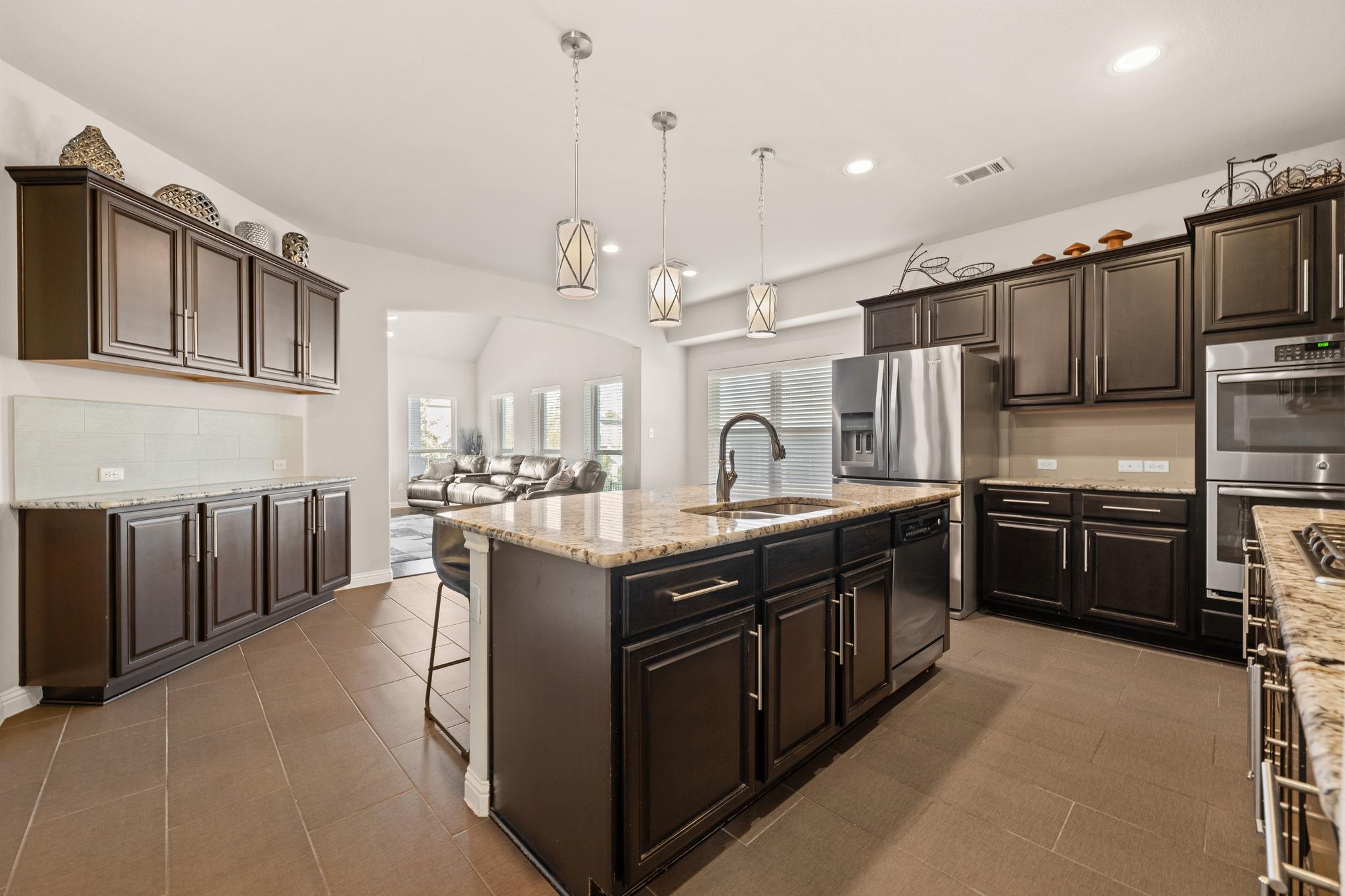 102 Waverly Spire Ct, Austin, TX 78738