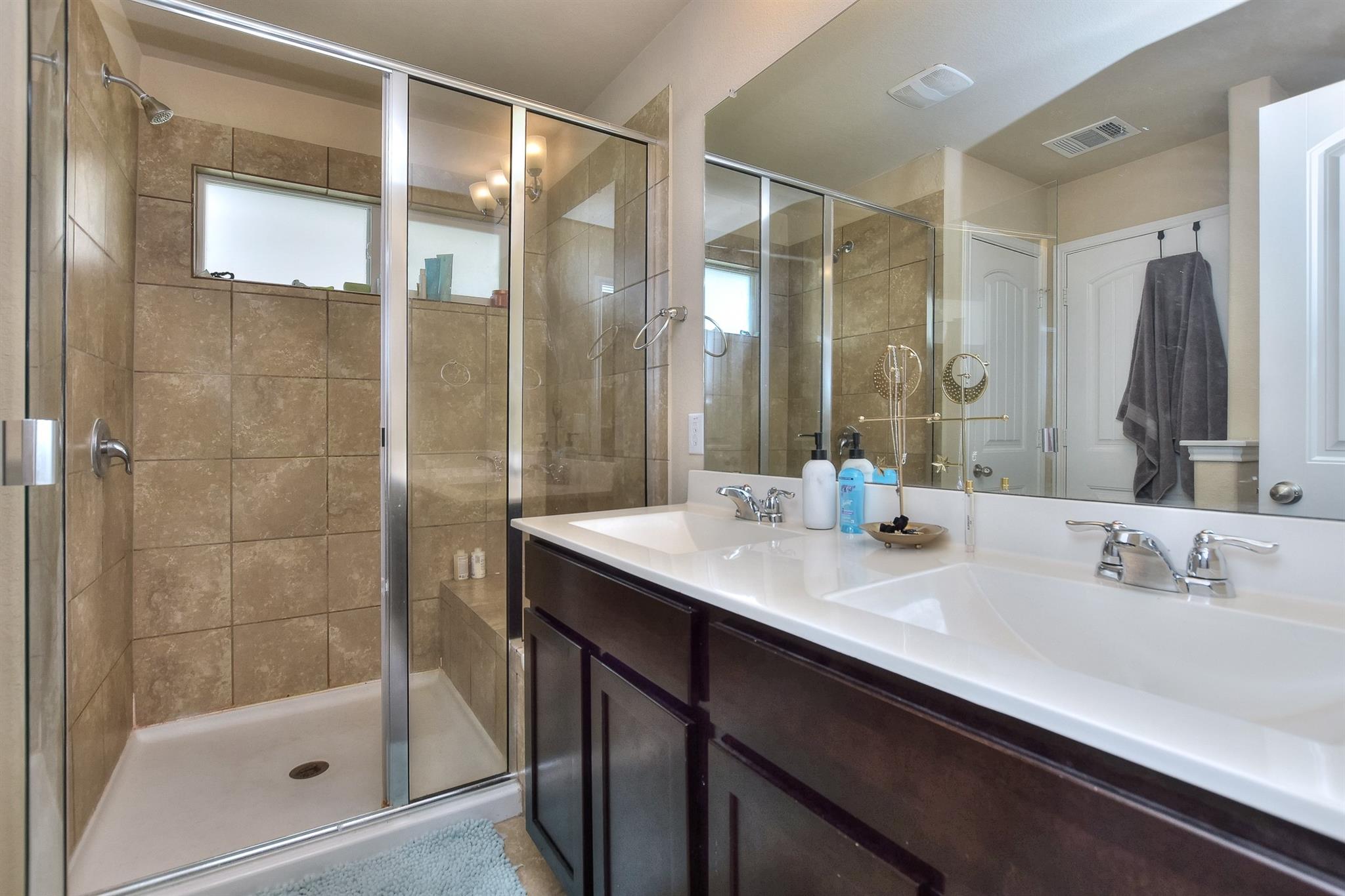 404 Craters Of The Moon Blvd, Pflugerville, TX 78660