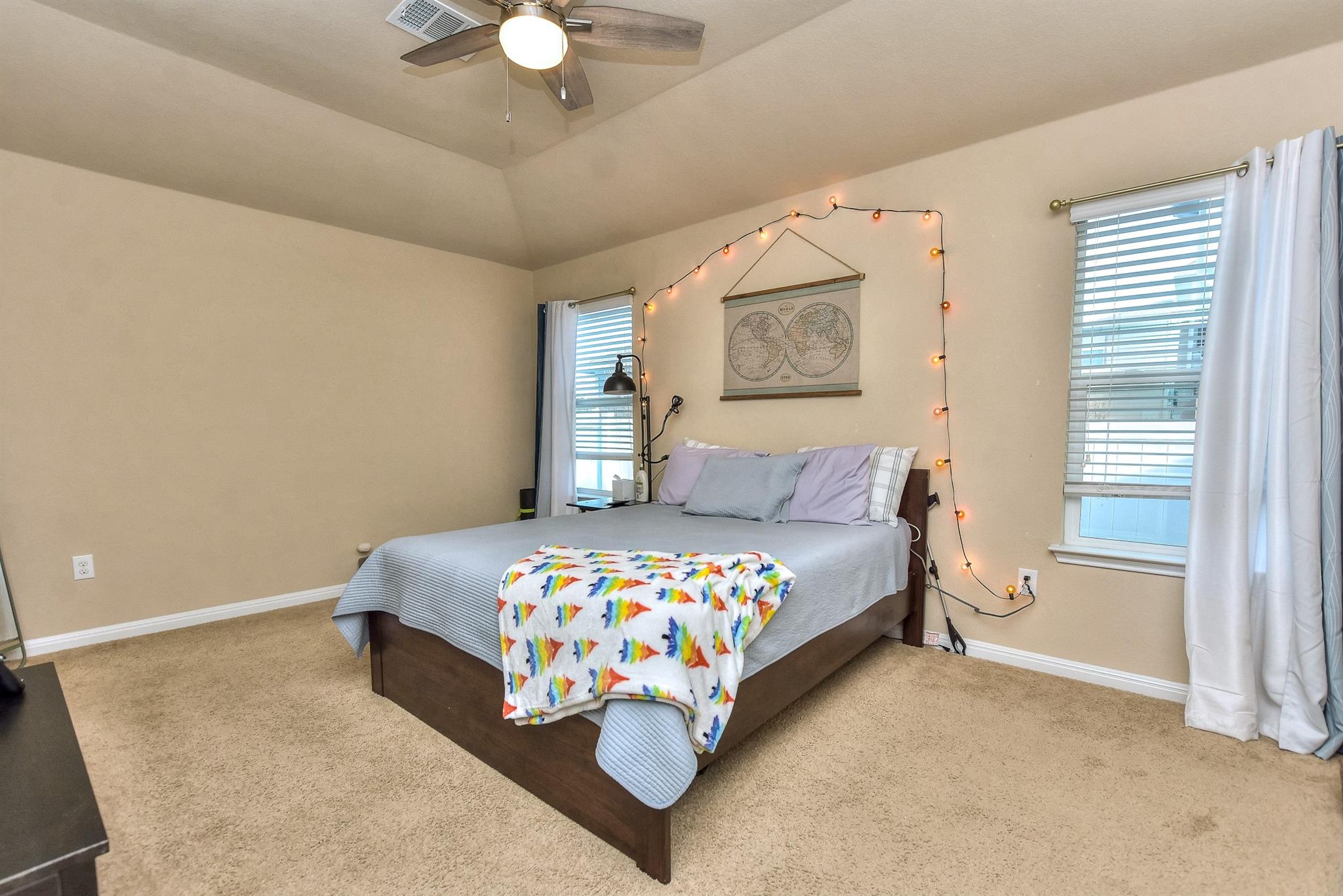 404 Craters Of The Moon Blvd, Pflugerville, TX 78660