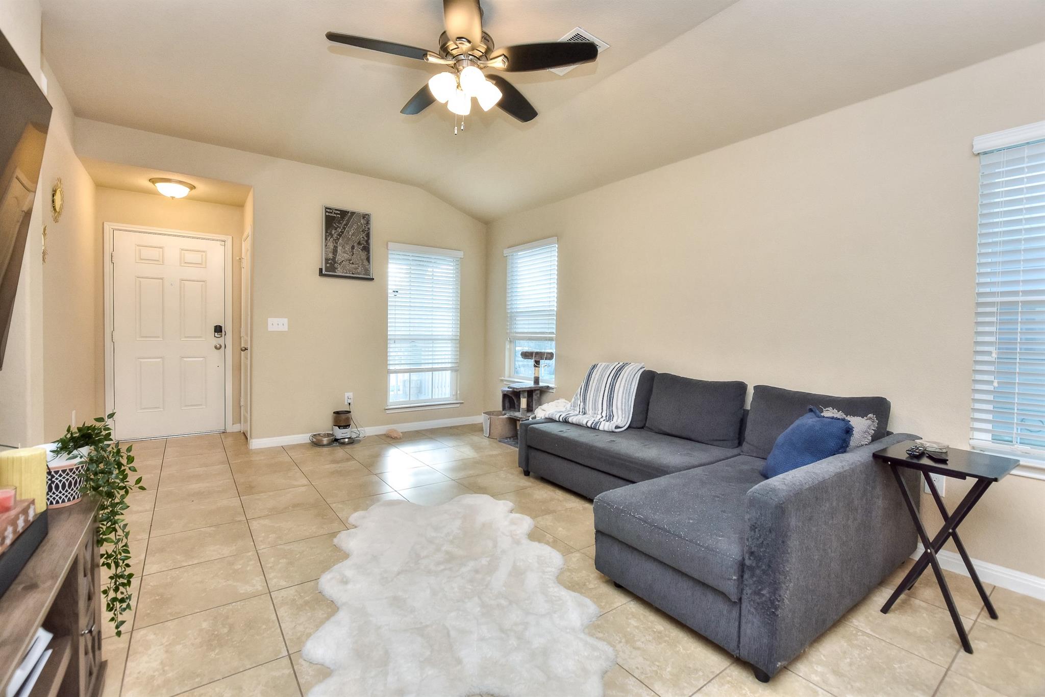 404 Craters Of The Moon Blvd, Pflugerville, TX 78660