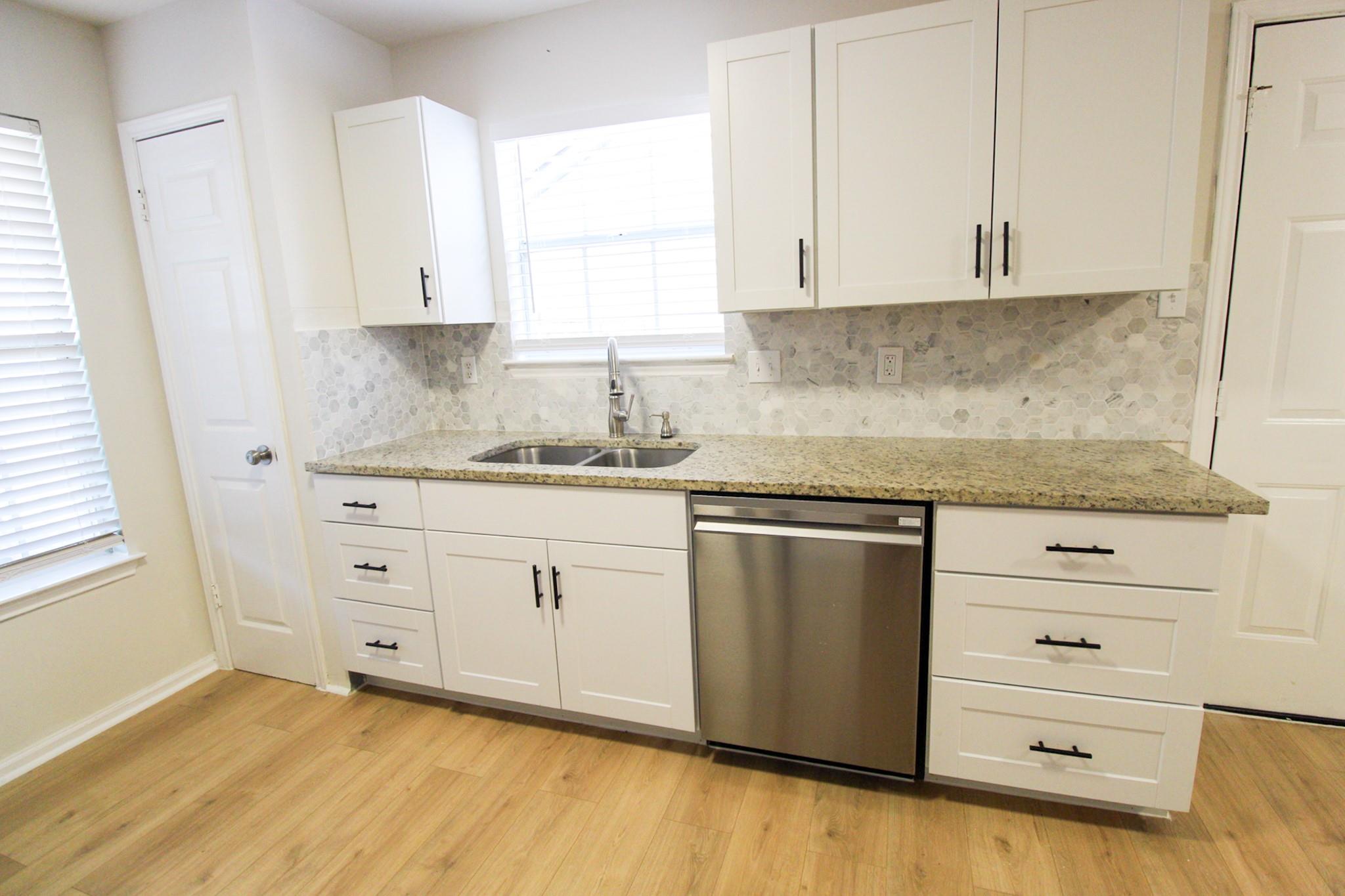 6907 Stonleigh Pl, Austin, TX 78744