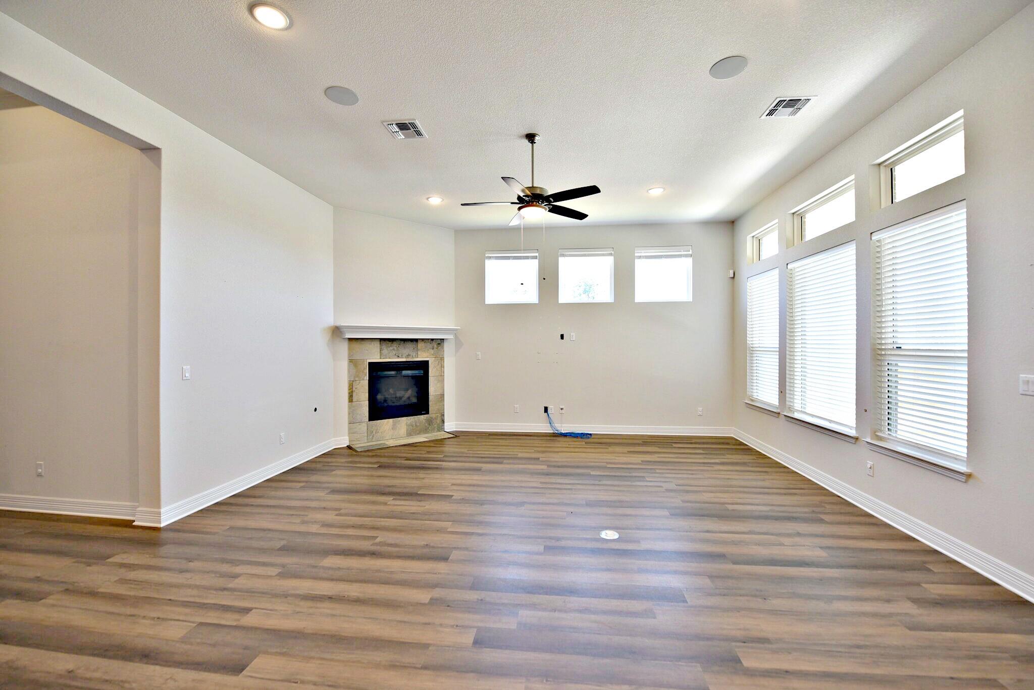 2220 Airport Dr, Leander, TX 78641