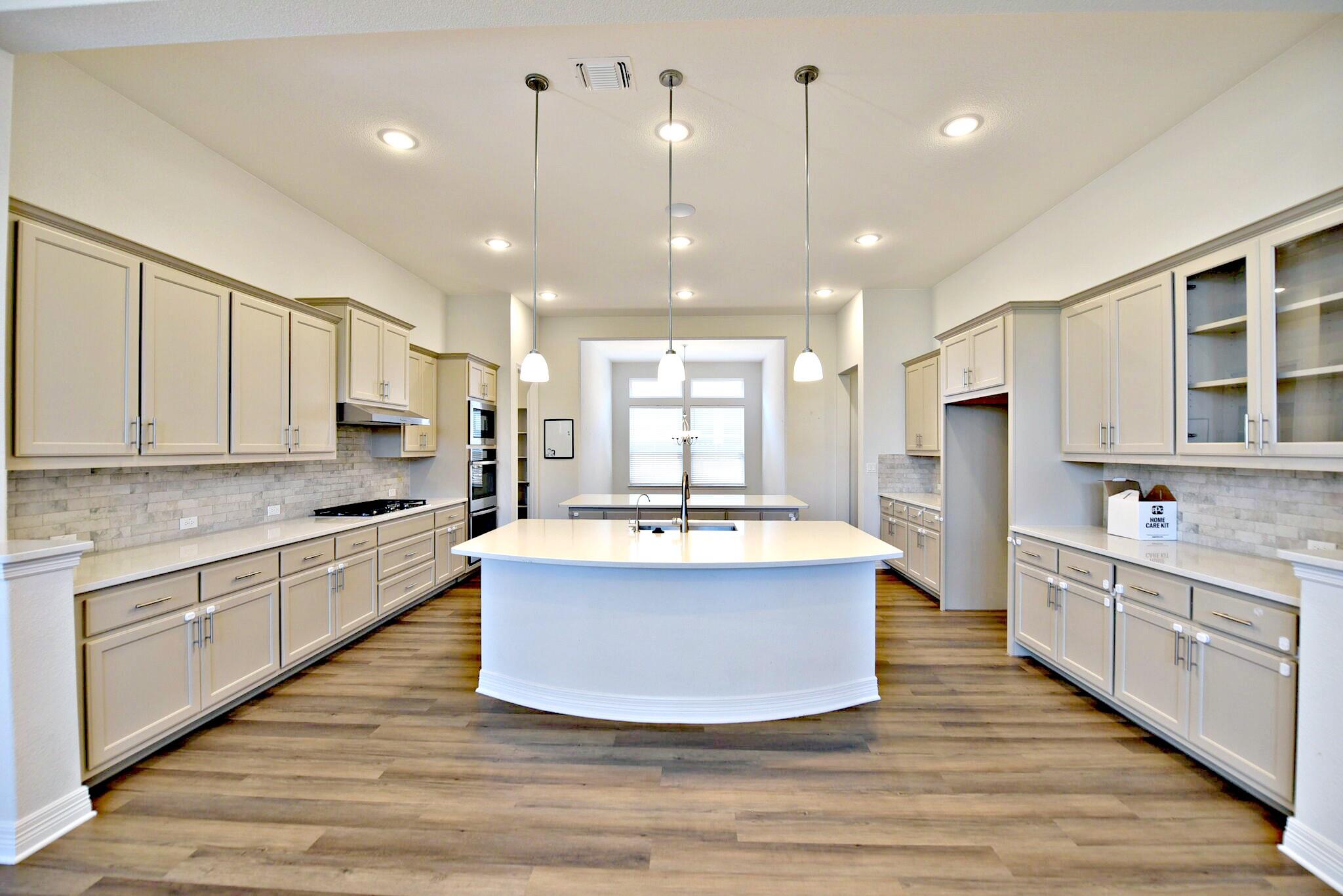 2220 Airport Dr, Leander, TX 78641