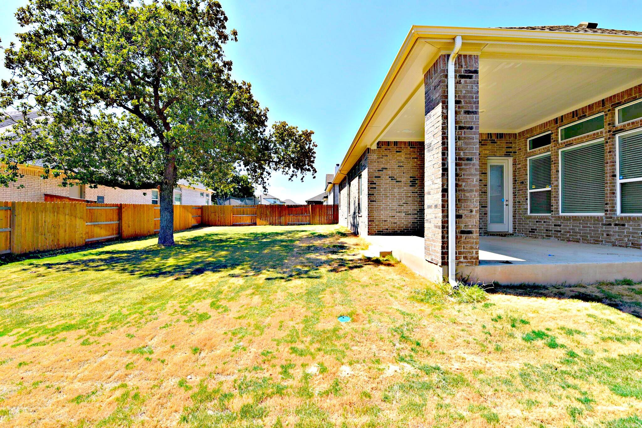 2220 Airport Dr, Leander, TX 78641