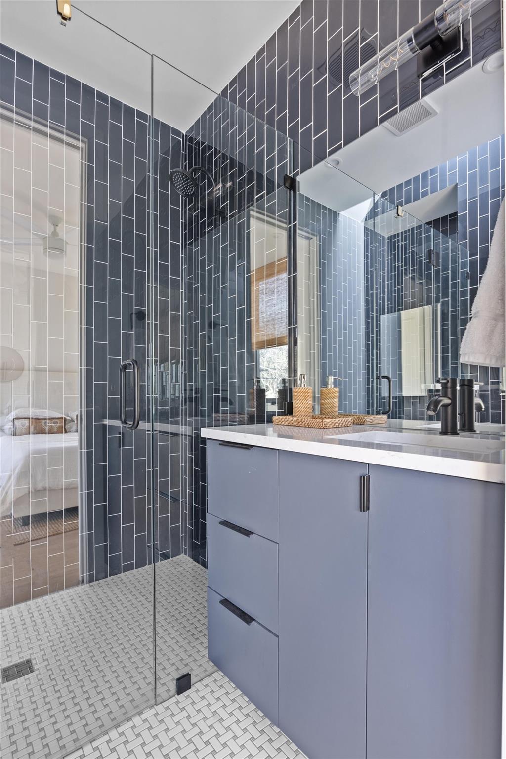 4604 S 2nd St # 2, Austin, TX 78745