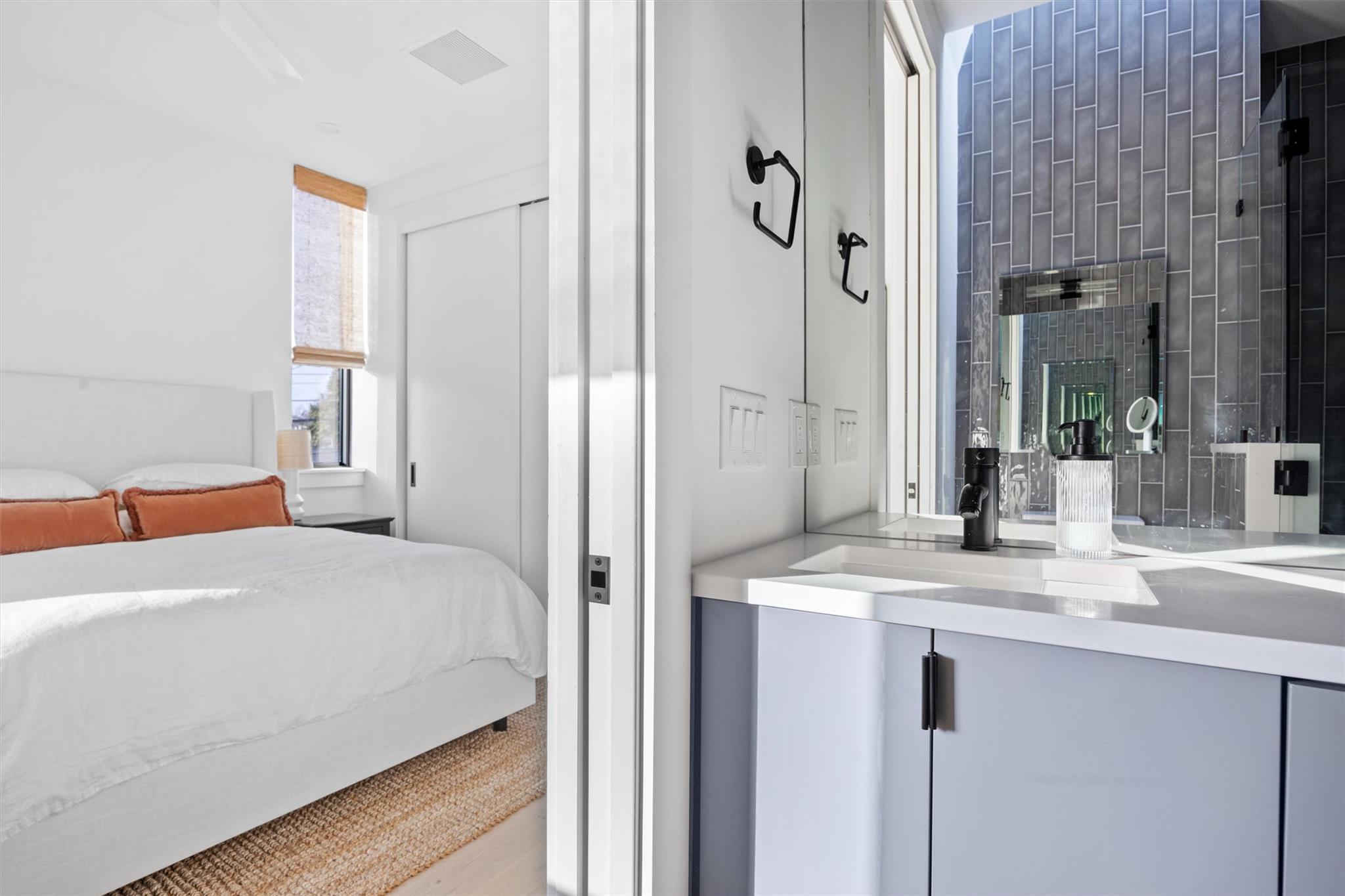 4604 S 2nd St # 2, Austin, TX 78745