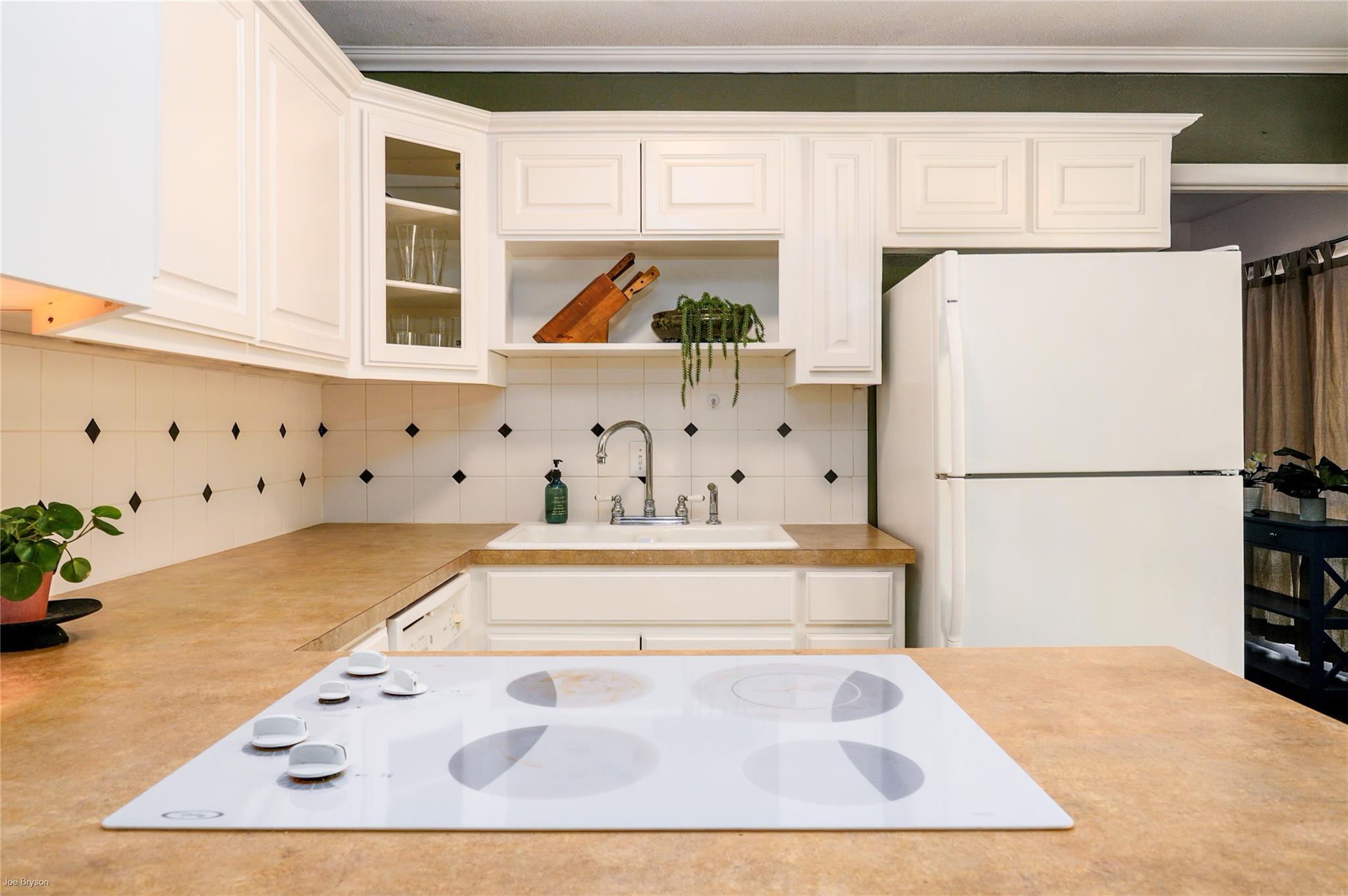 5326 Balcones Dr # D, Austin, TX 78731