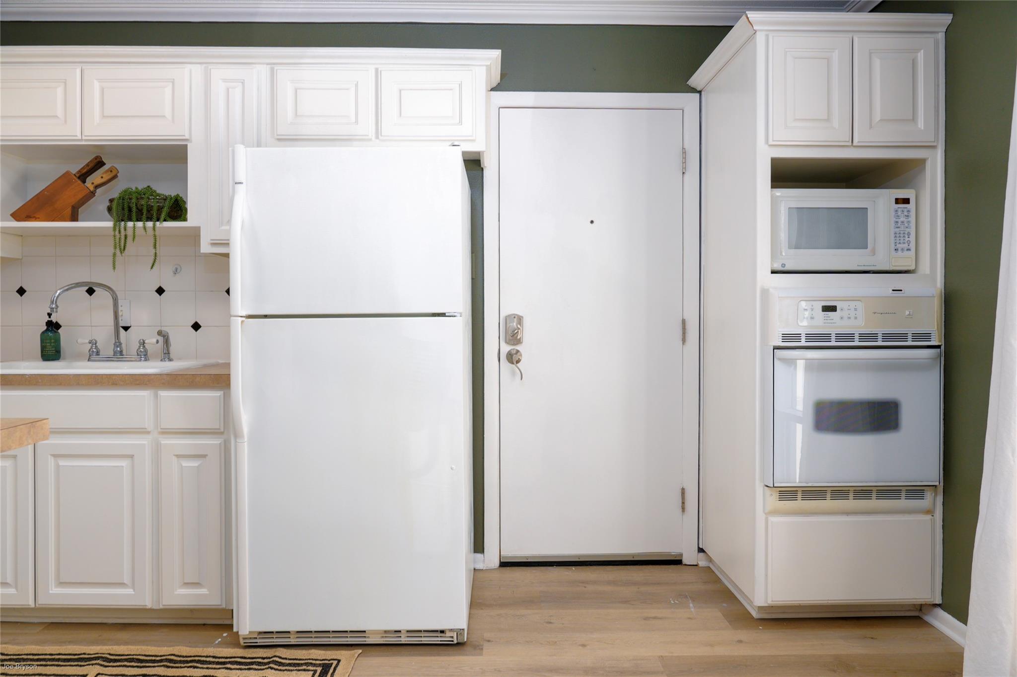 5326 Balcones Dr # D, Austin, TX 78731