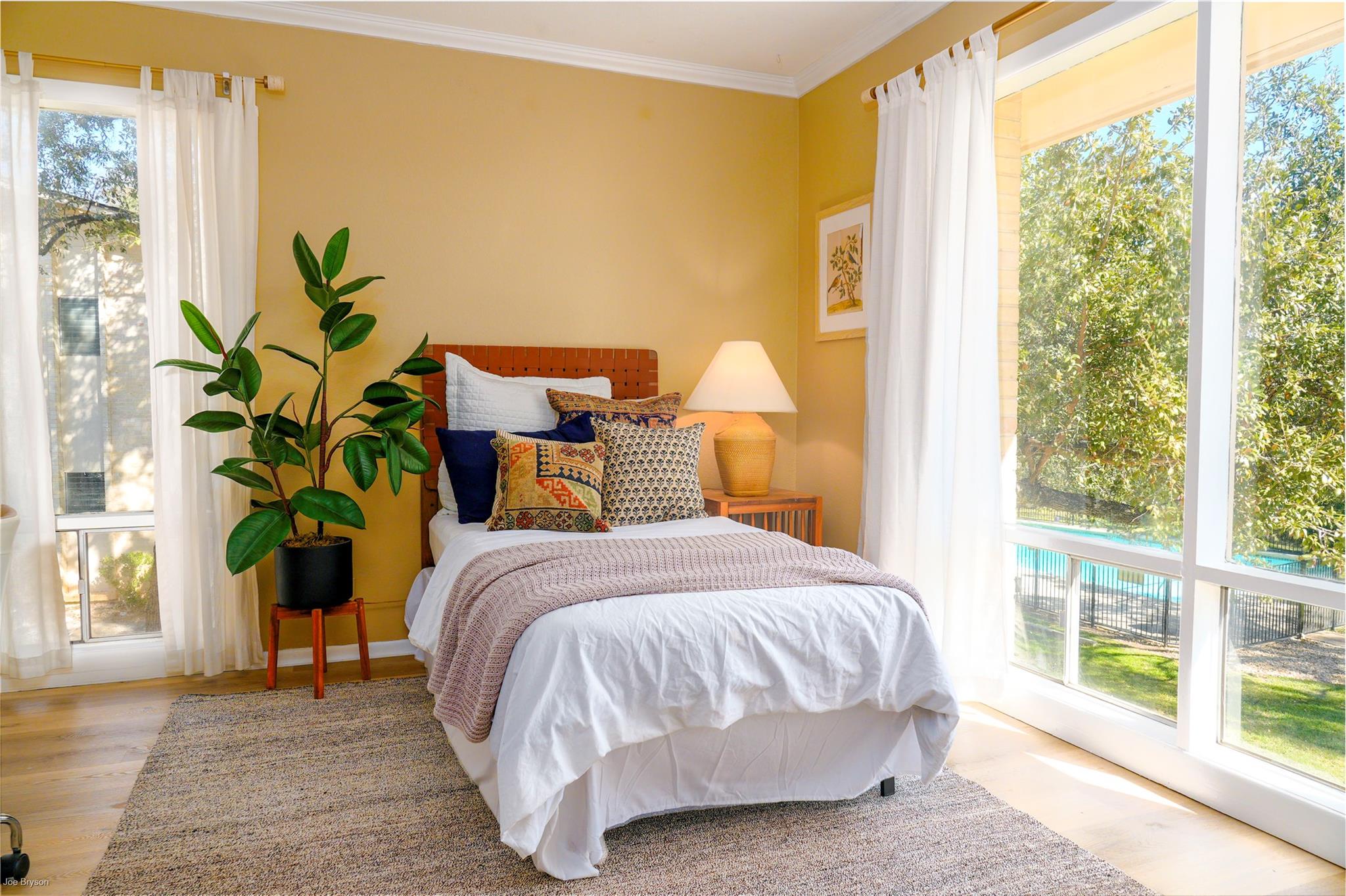 5326 Balcones Dr # D, Austin, TX 78731