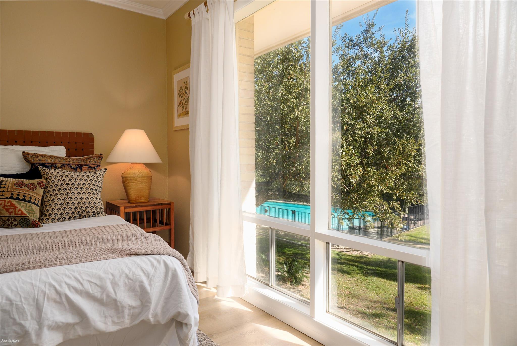 5326 Balcones Dr # D, Austin, TX 78731