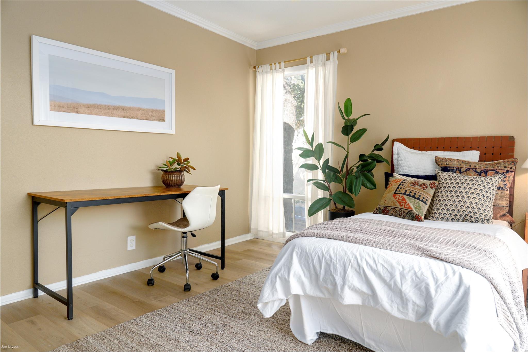 5326 Balcones Dr # D, Austin, TX 78731