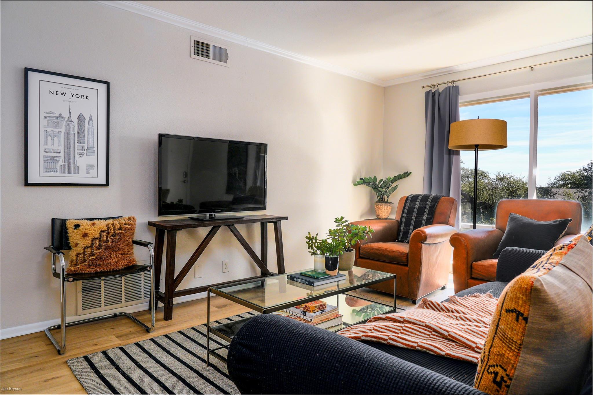 5326 Balcones Dr # D, Austin, TX 78731