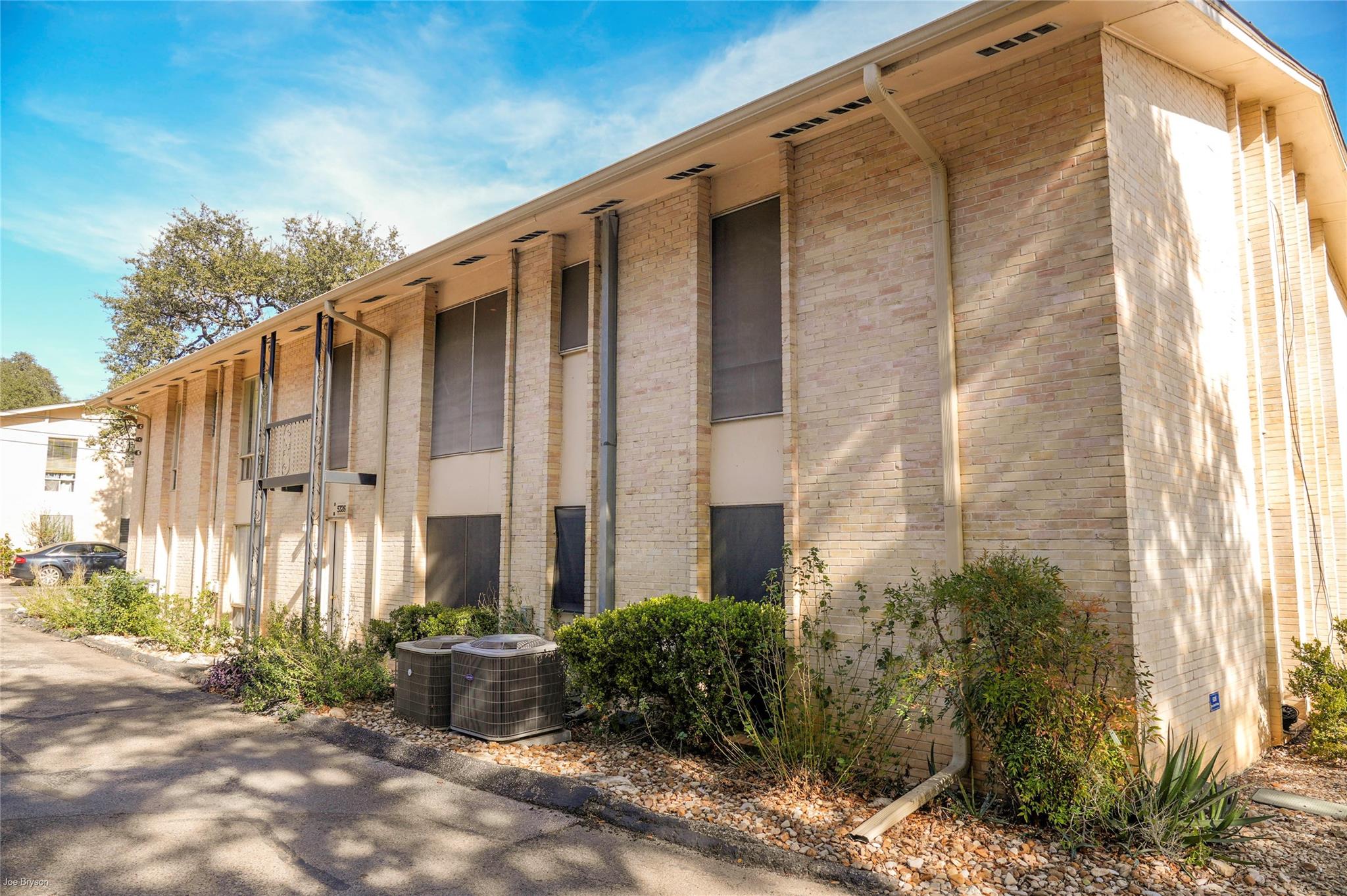 5326 Balcones Dr # D, Austin, TX 78731